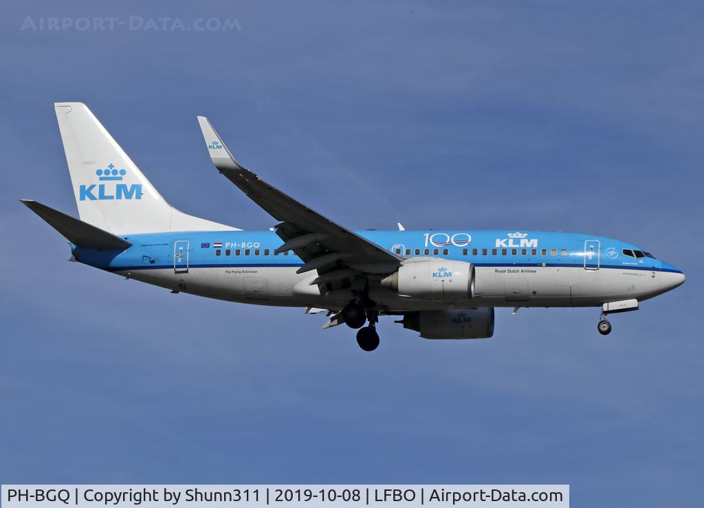 PH-BGQ, 2011 Boeing 737-7K2 C/N 39256, Landing rwy 14R with additional '100' titles... old c/s