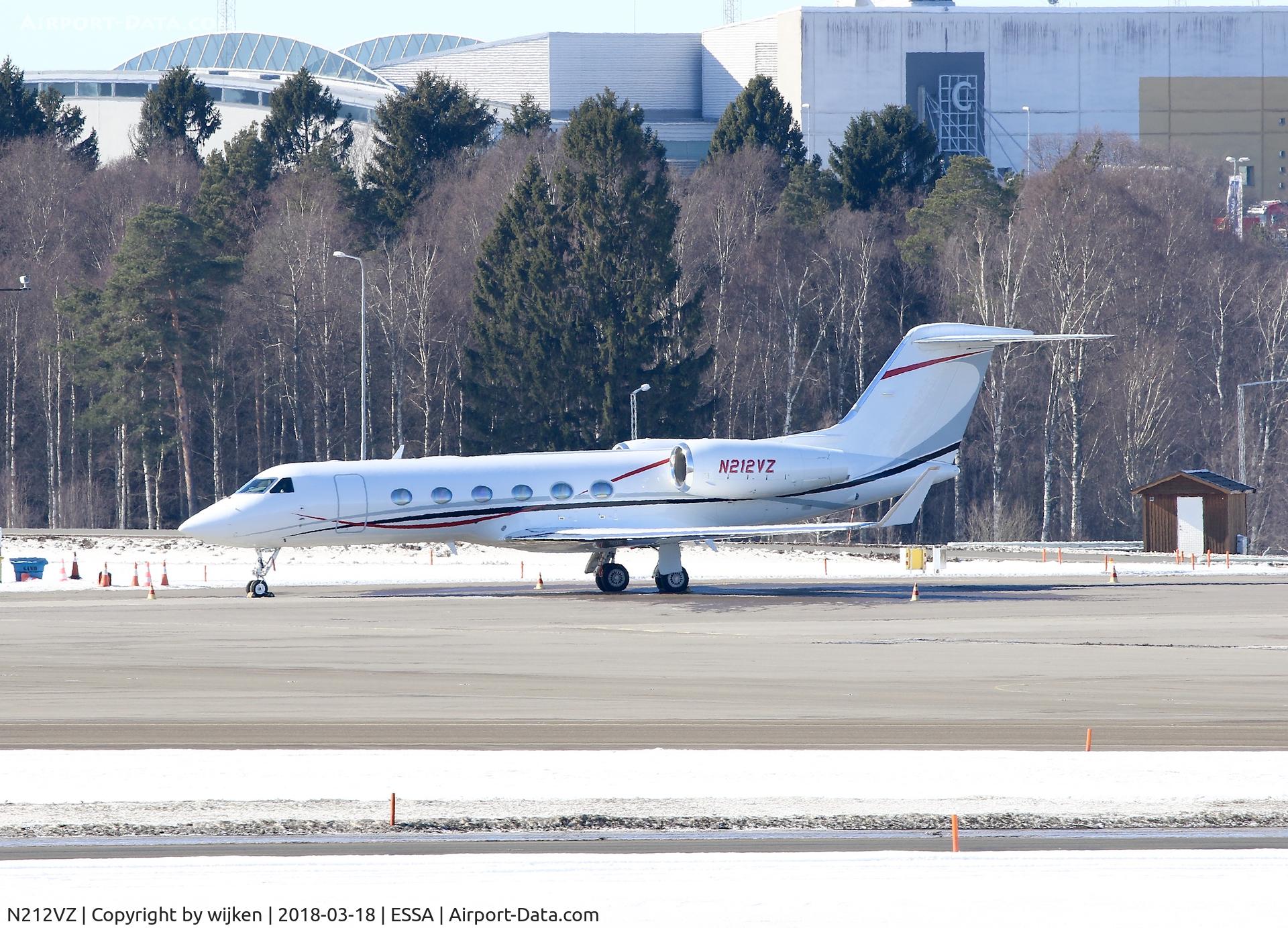 N212VZ, 2004 Gulfstream Aerospace G-IV (G400) C/N 1531, Ramp M