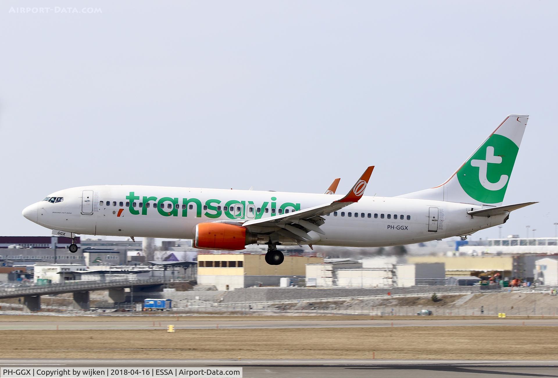 PH-GGX, 2010 Boeing 737-8EH C/N 36596, RWY 19L