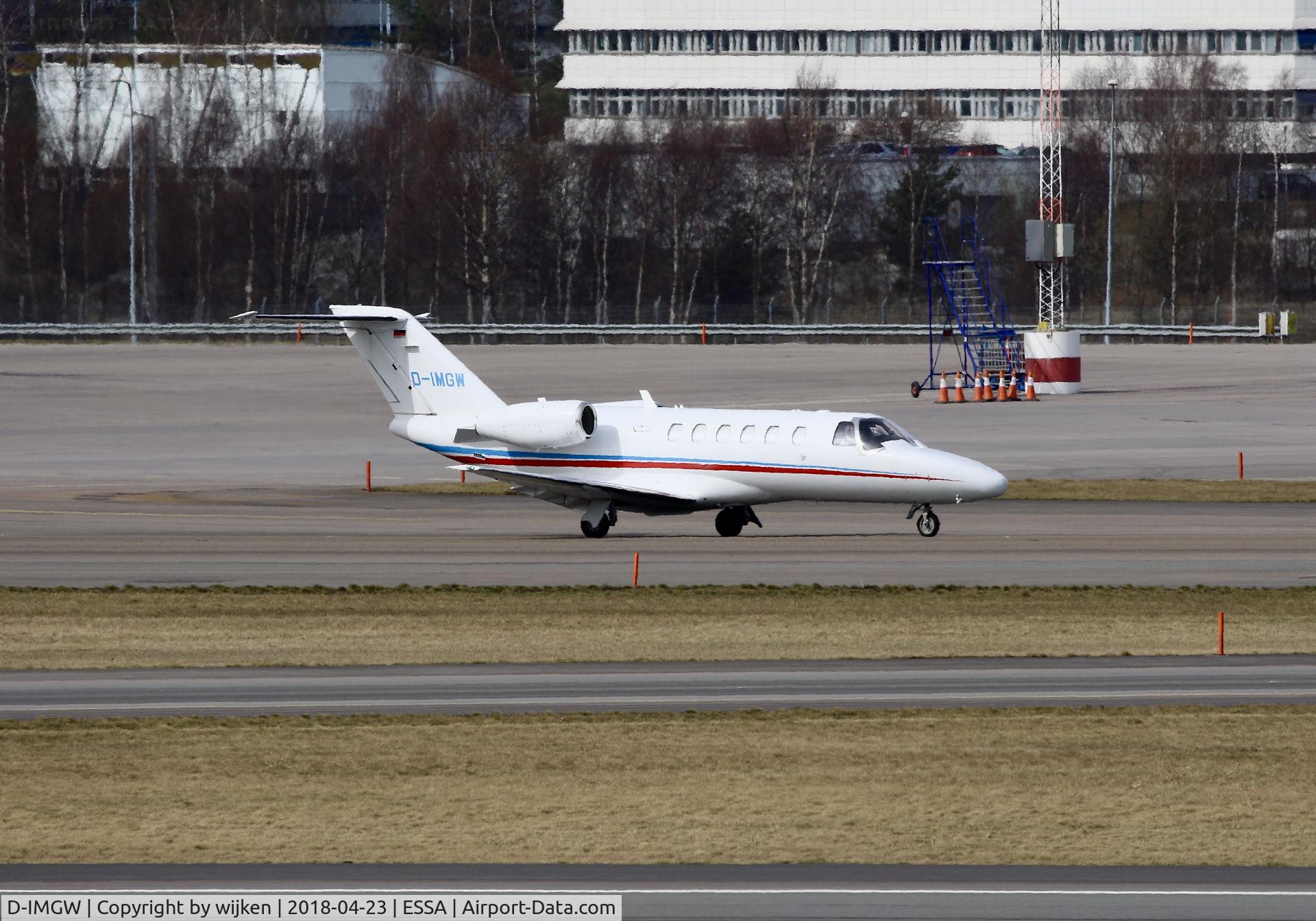 D-IMGW, 2012 Cessna 525A CitationJet CJ2+ C/N 525A-0498, Taxiway W