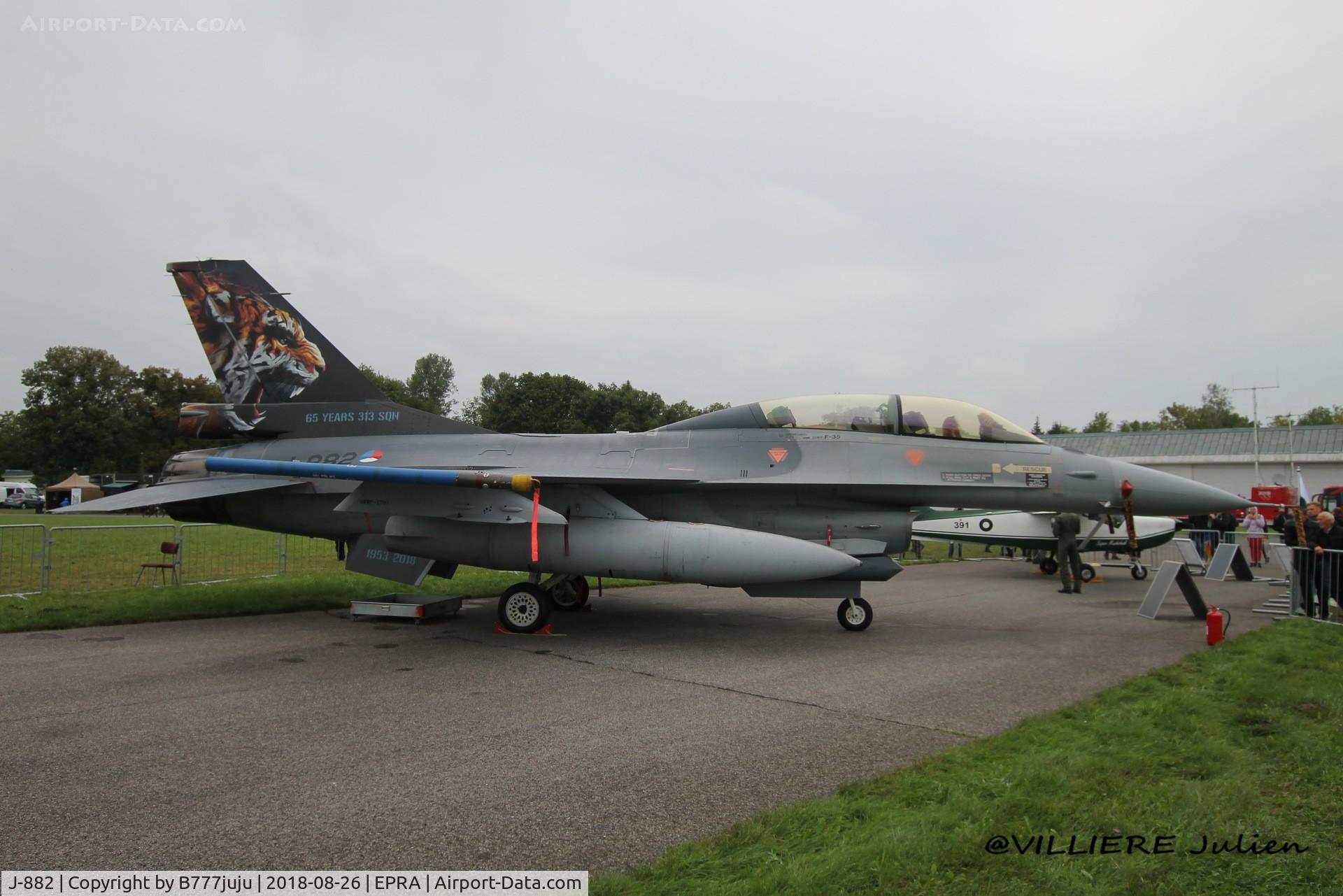 J-882, 1981 Fokker F-16B Fighting Falcon C/N 6E-23, at Radom