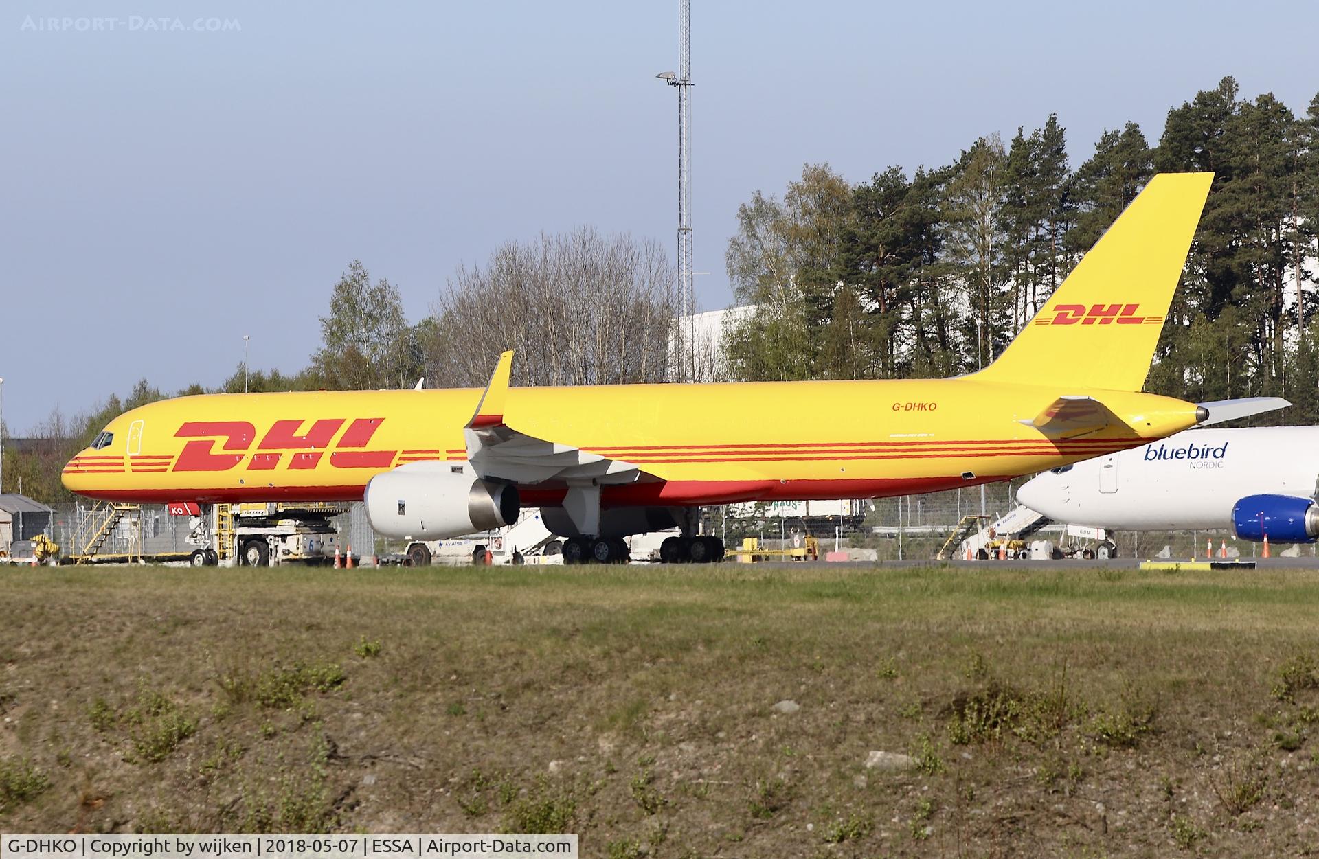 G-DHKO, 2002 Boeing 757-223F C/N 32397, Ramp R