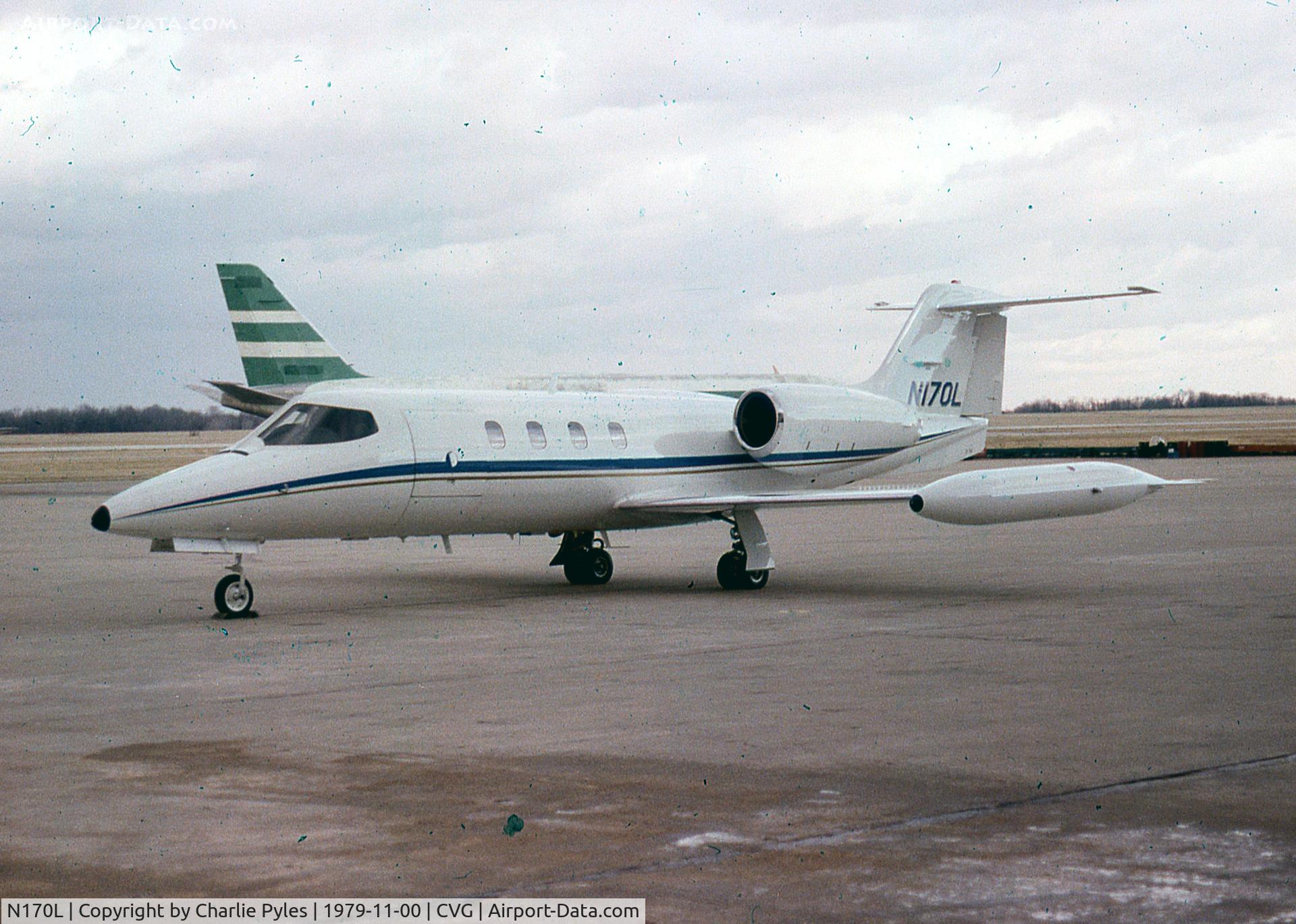 N170L, 1977 Gates Learjet 35A C/N 156, Convair 880 N48080 JETAWAY behind