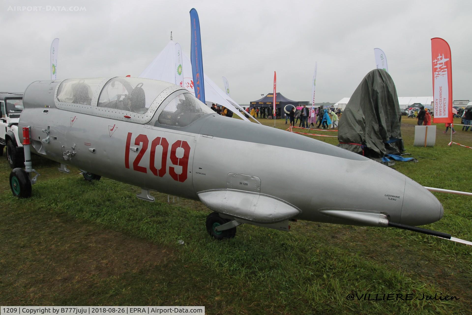 1209, PZL-Mielec TS-11 Iskra bis DF C/N 3H-1209, Mi-8S Hip