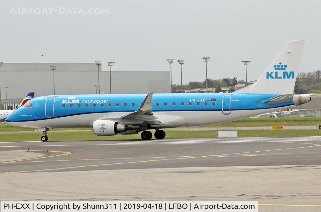 PH-EXX, 2018 Embraer 175STD (ERJ-170-200) C/N 17000711, Ready for take off from rwy 14L