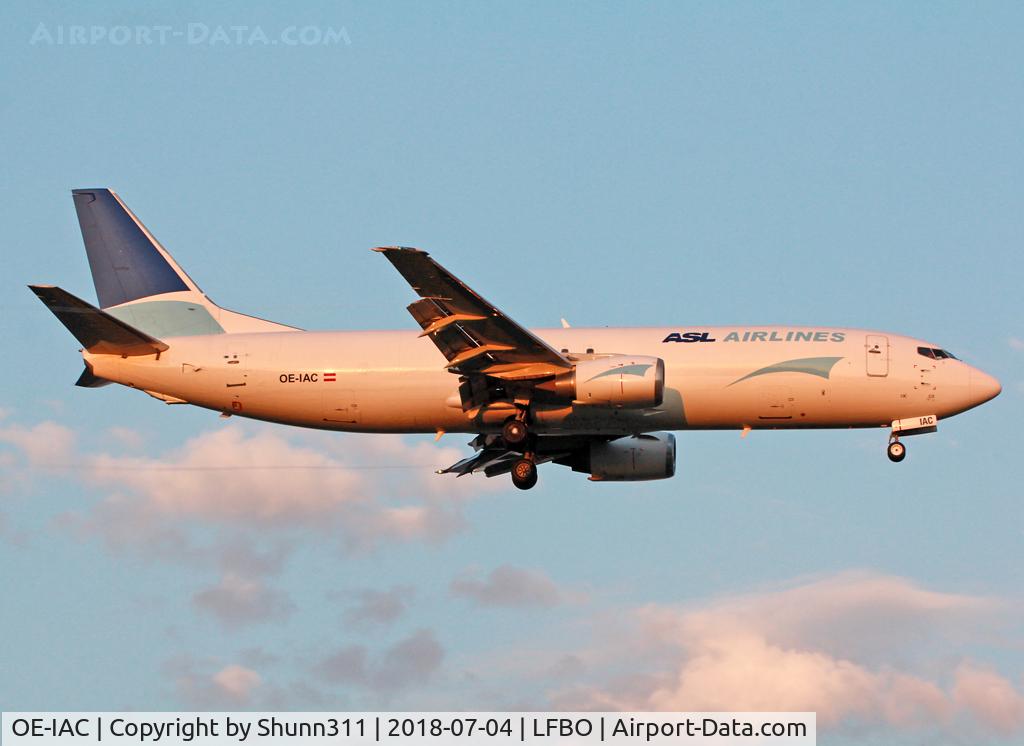 OE-IAC, 1998 Boeing 737-4M0 C/N 29202, Landing rwy 32L