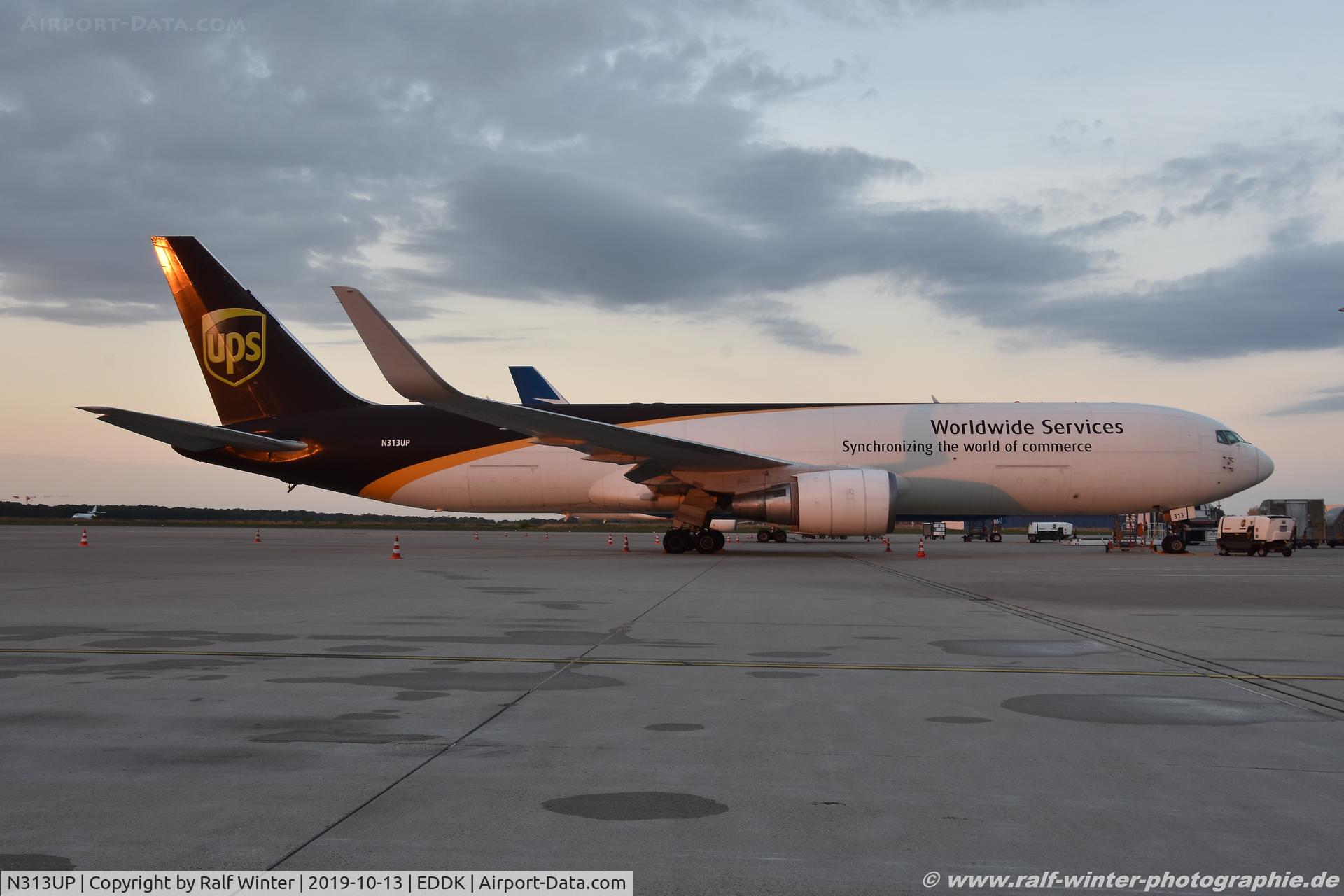 N313UP, 1996 Boeing 767-34AF C/N 27764, Boeing 767-34AF - 5X UPS United Parcel Service - 27764 - N313UP - 13.10.2019 - CGN