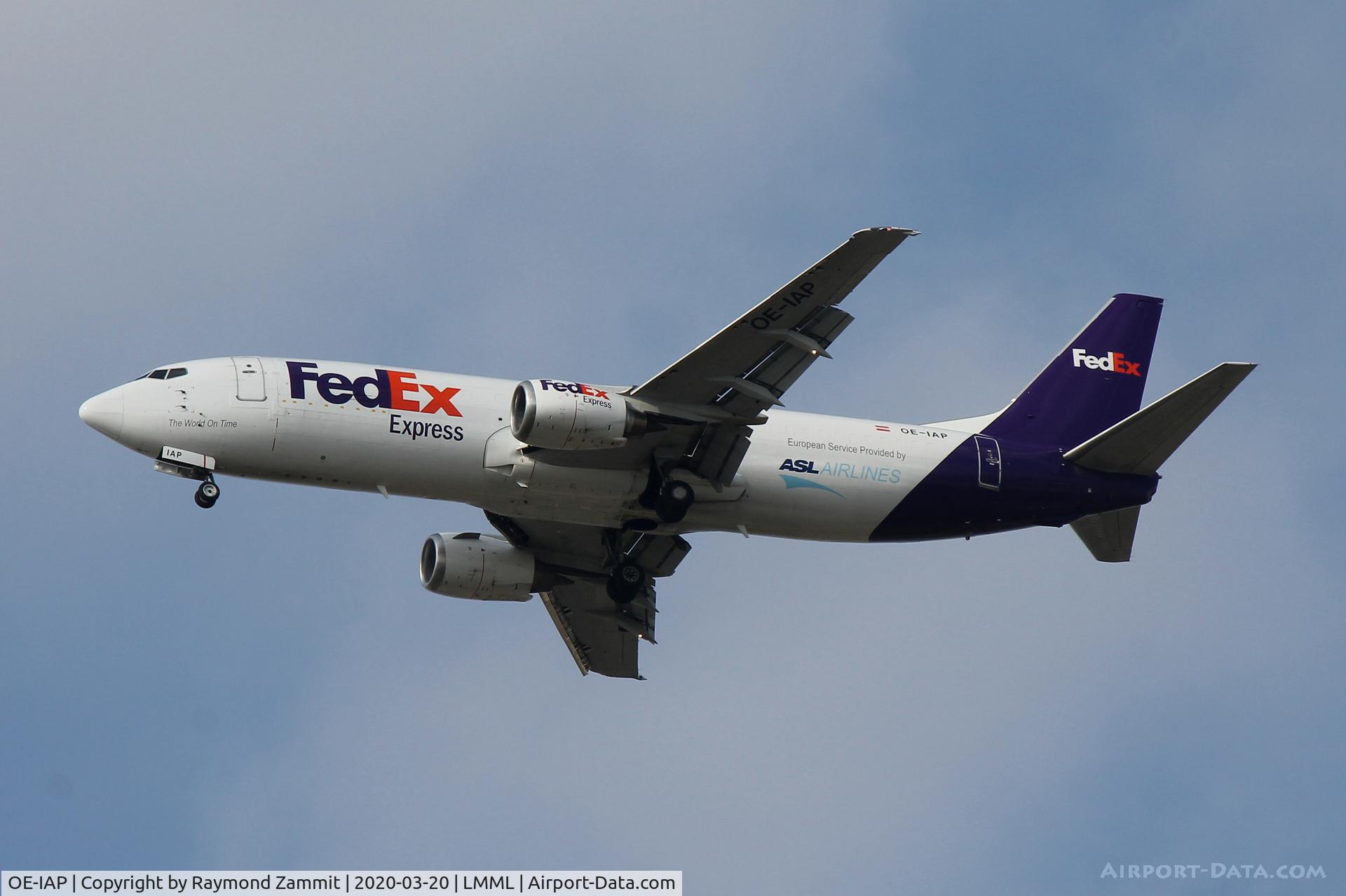 OE-IAP, 1998 Boeing 737-4M0 C/N 29206, B737-400 OE-IAP Fedex