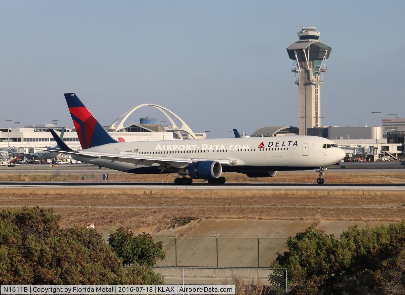 N1611B, 2000 Boeing 767-332/ERF C/N 30595, Delta