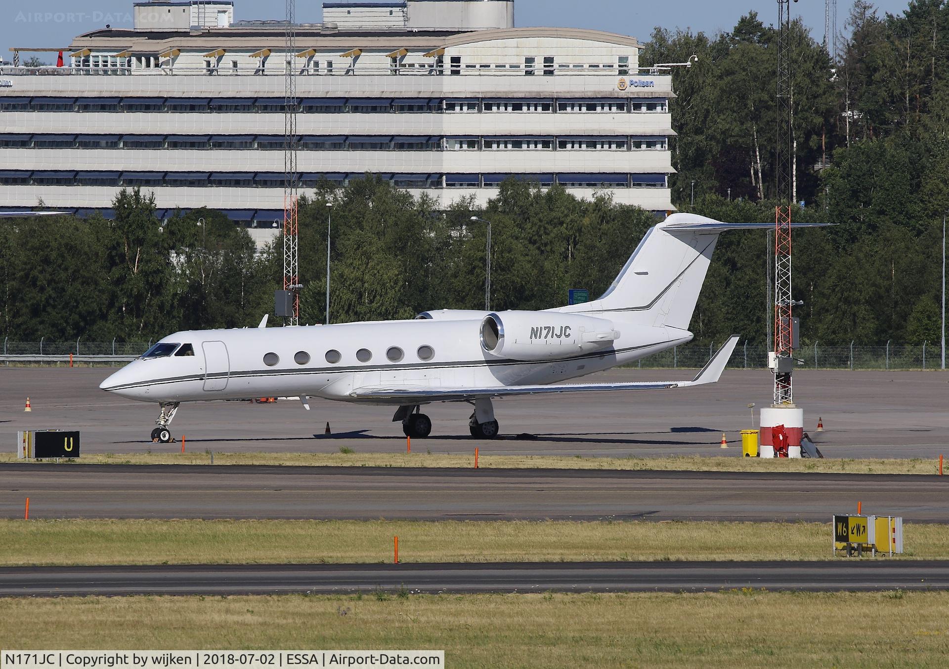 N171JC, 1993 Gulfstream Aerospace G-IV C/N 1222, Ramp M