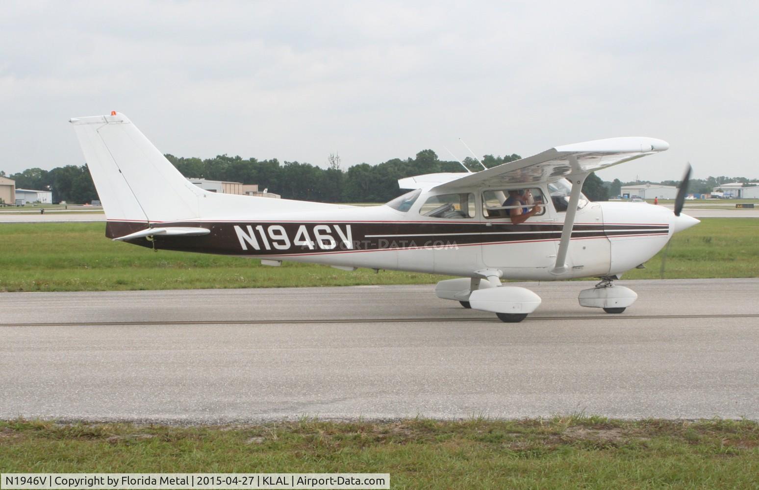 N1946V, 1976 Cessna R172K Hawk XP C/N R1722221, Cessna R172K