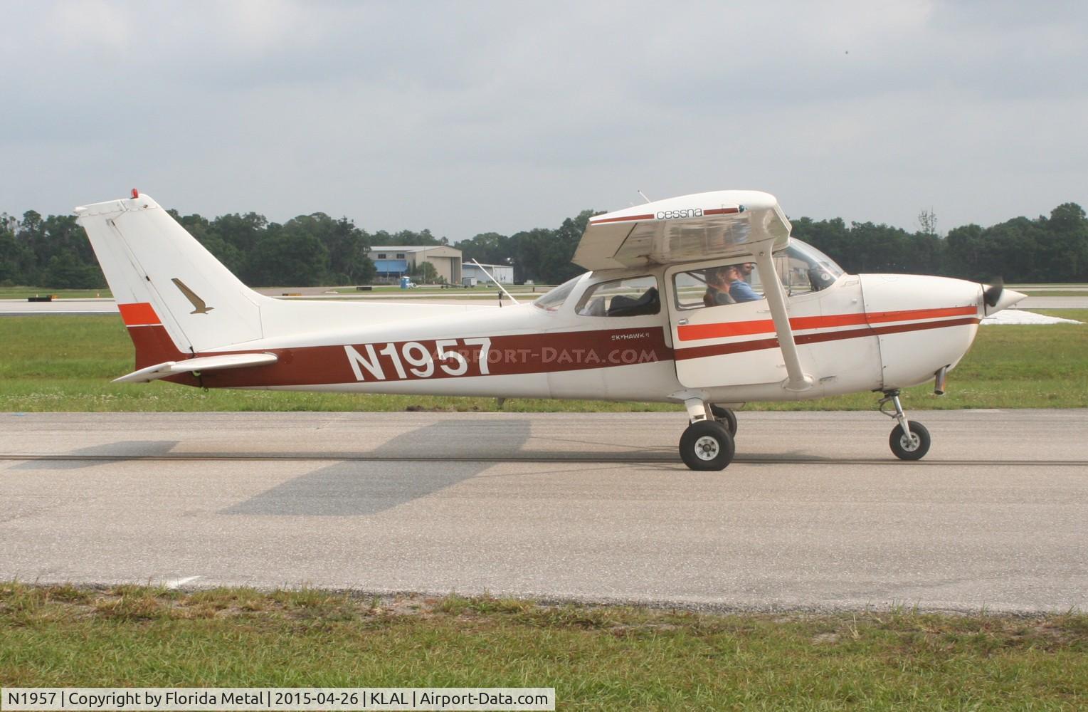 N1957, 1977 Cessna 172N C/N 17269009, Cessna 172N