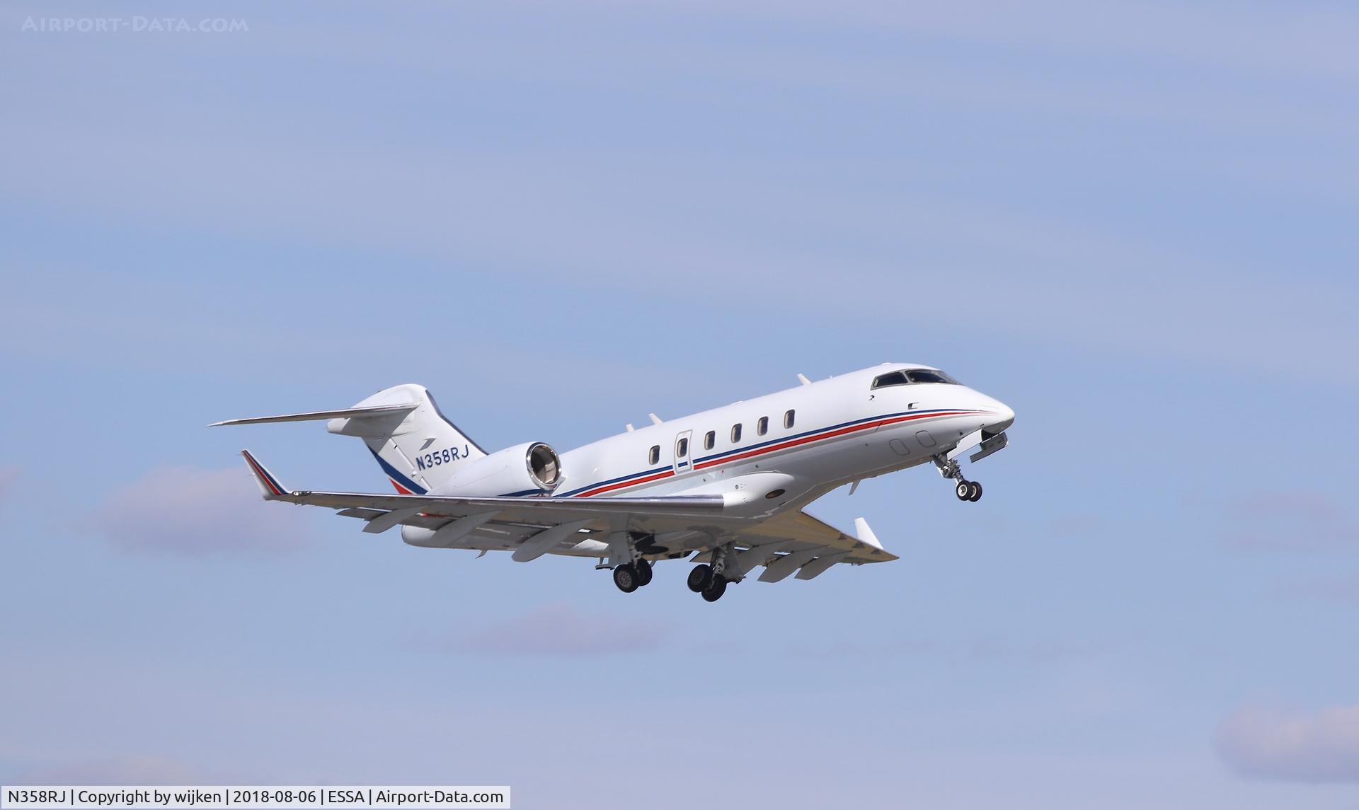 N358RJ, 2006 Bombardier Challenger 300 (BD-100-1A10) C/N 20098, RWY 19L