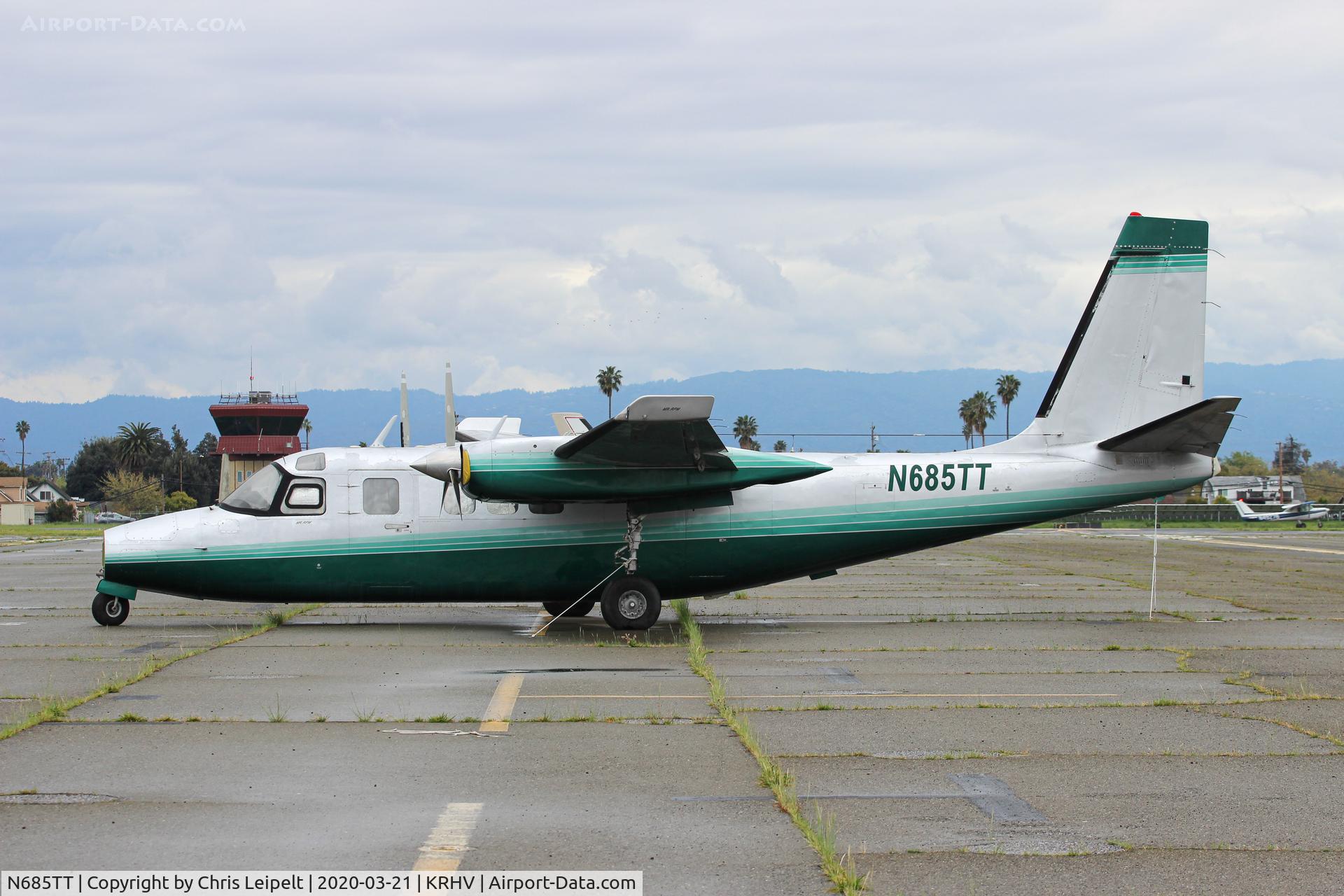 N685TT, 1973 Rockwell Commander 685 C/N 12043, Locally-based 1972 Rockwell Commander 685 at Reid Hillview Airport, San Jose, CA.