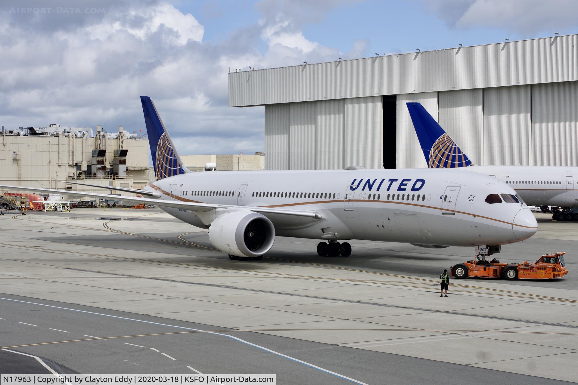 N17963, 2016 Boeing 787-9 Dreamliner C/N 37812, SFO 2020.