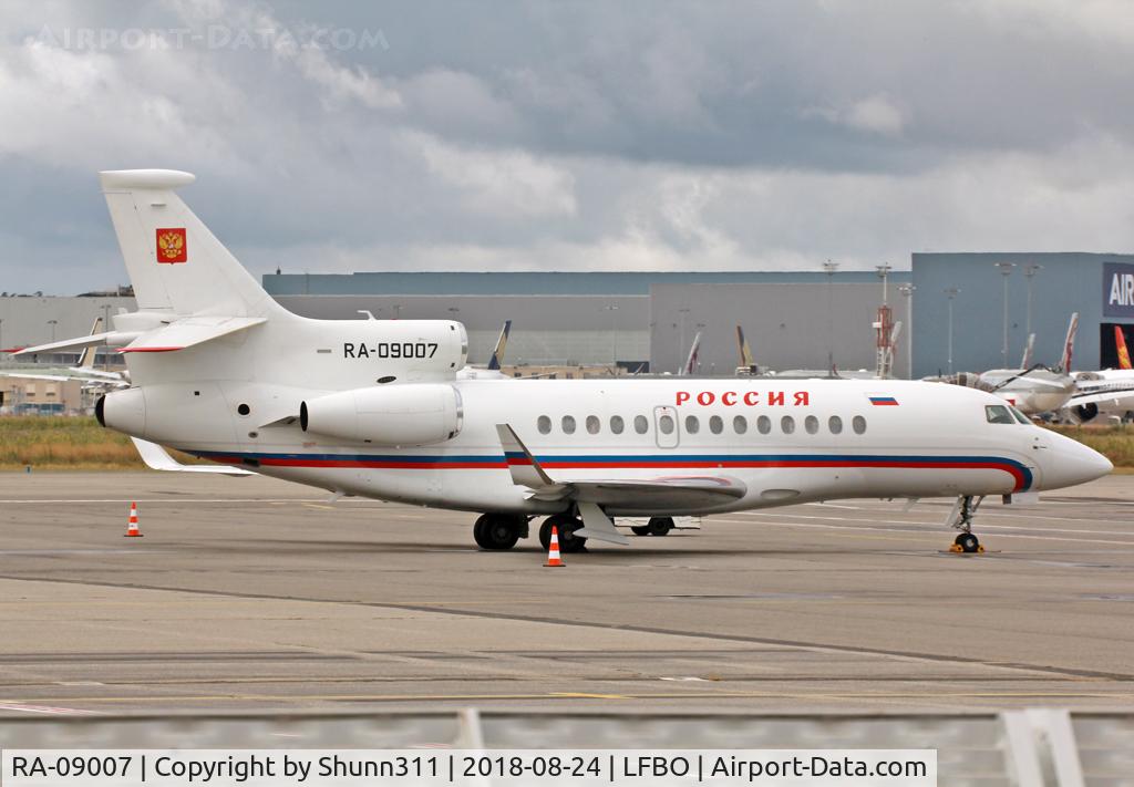 RA-09007, 2008 Dassault Falcon 7X C/N 20, Parked at the General Aviation area...