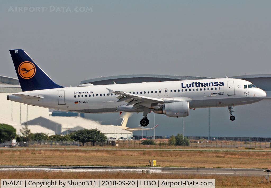 D-AIZE, 2010 Airbus A320-214 C/N 4261, Landing rwy 14R... Wifi pod mounted...