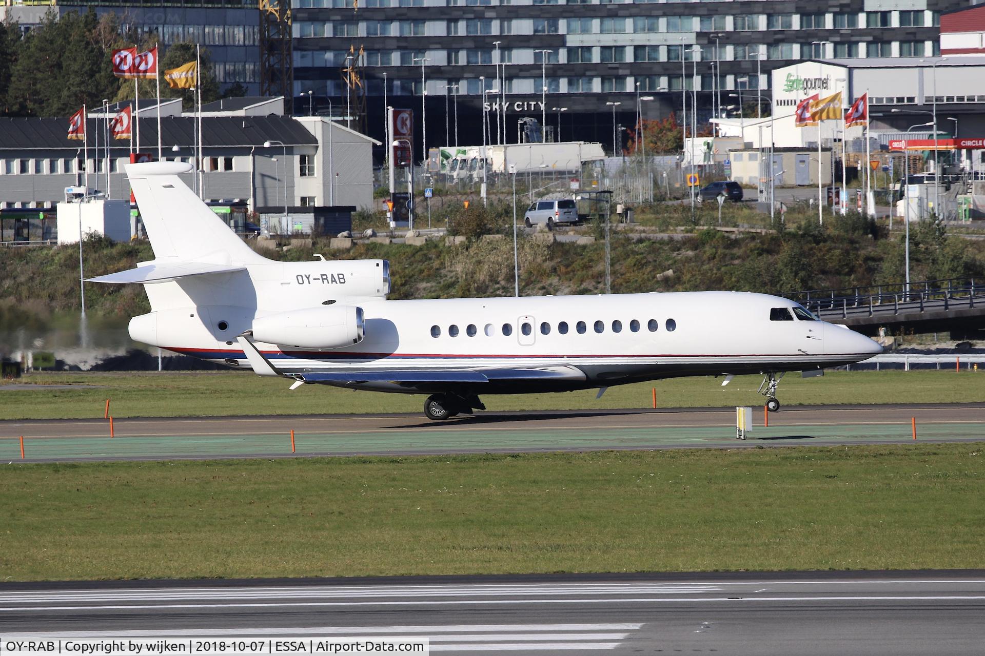 OY-RAB, 2009 Dassault Falcon 7X C/N 078, Taxiway W