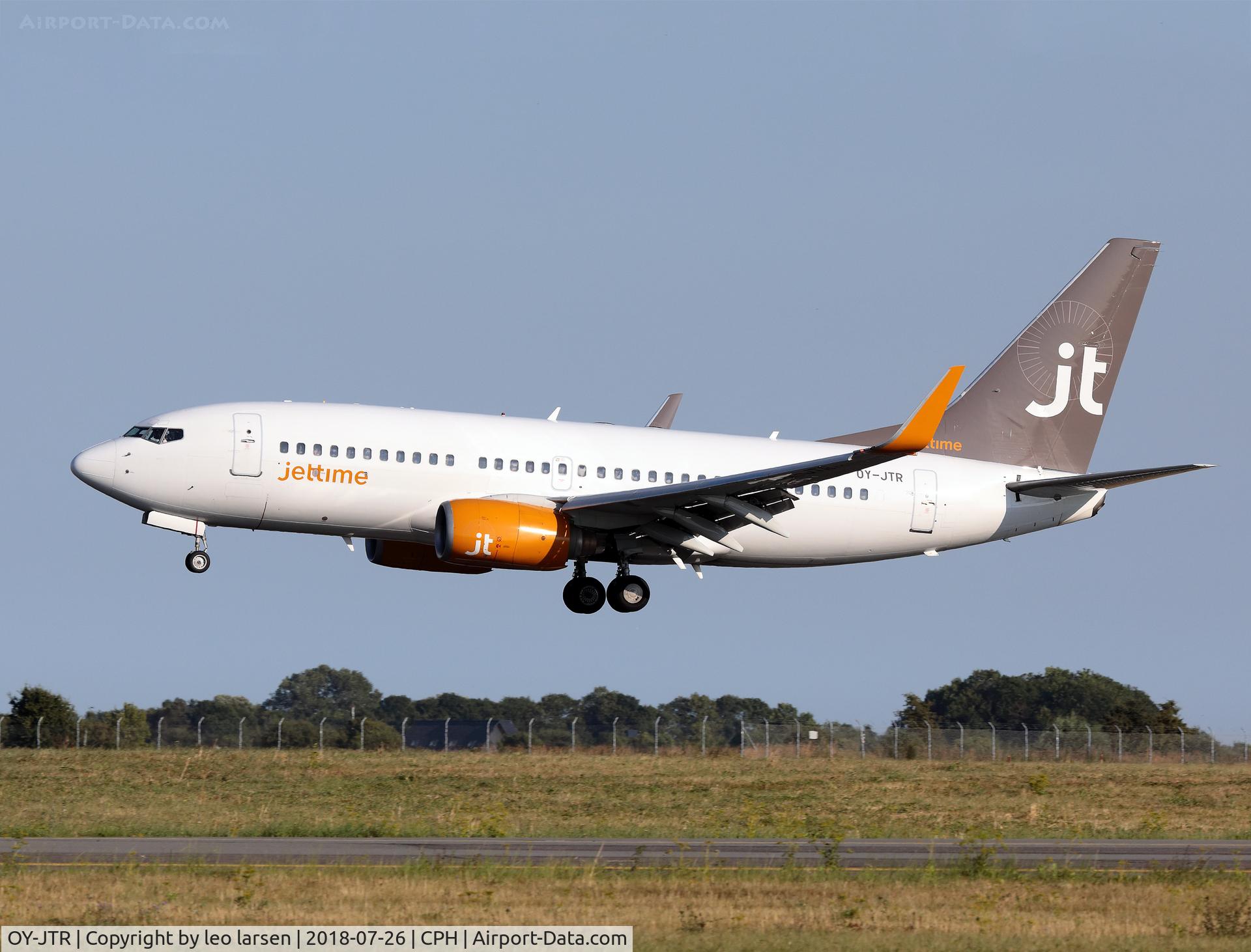 OY-JTR, 1999 Boeing 737-73A C/N 28497, Copenhagen 26.7.2018 L/D R-04L