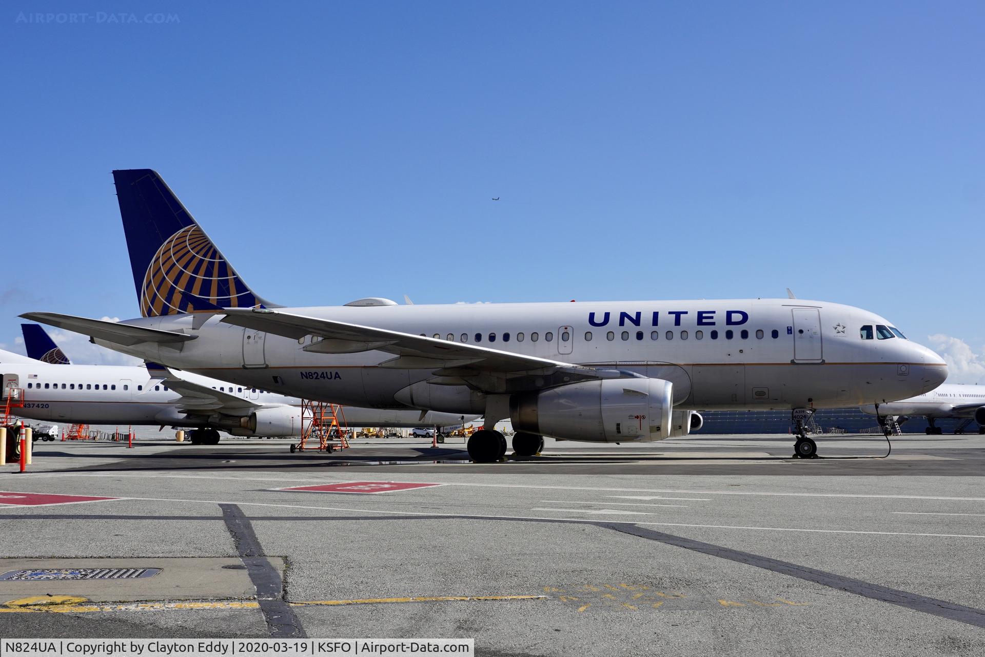 N824UA, 1999 Airbus A319-131 C/N 965, SFO 2020.