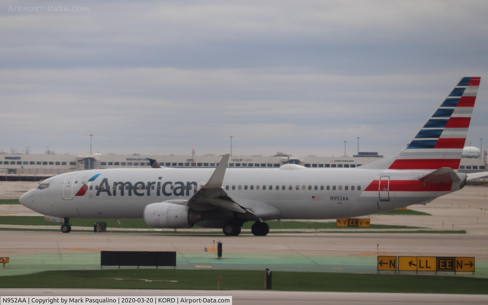 N952AA, 2000 Boeing 737-823 C/N 30088, Boeing 737-823