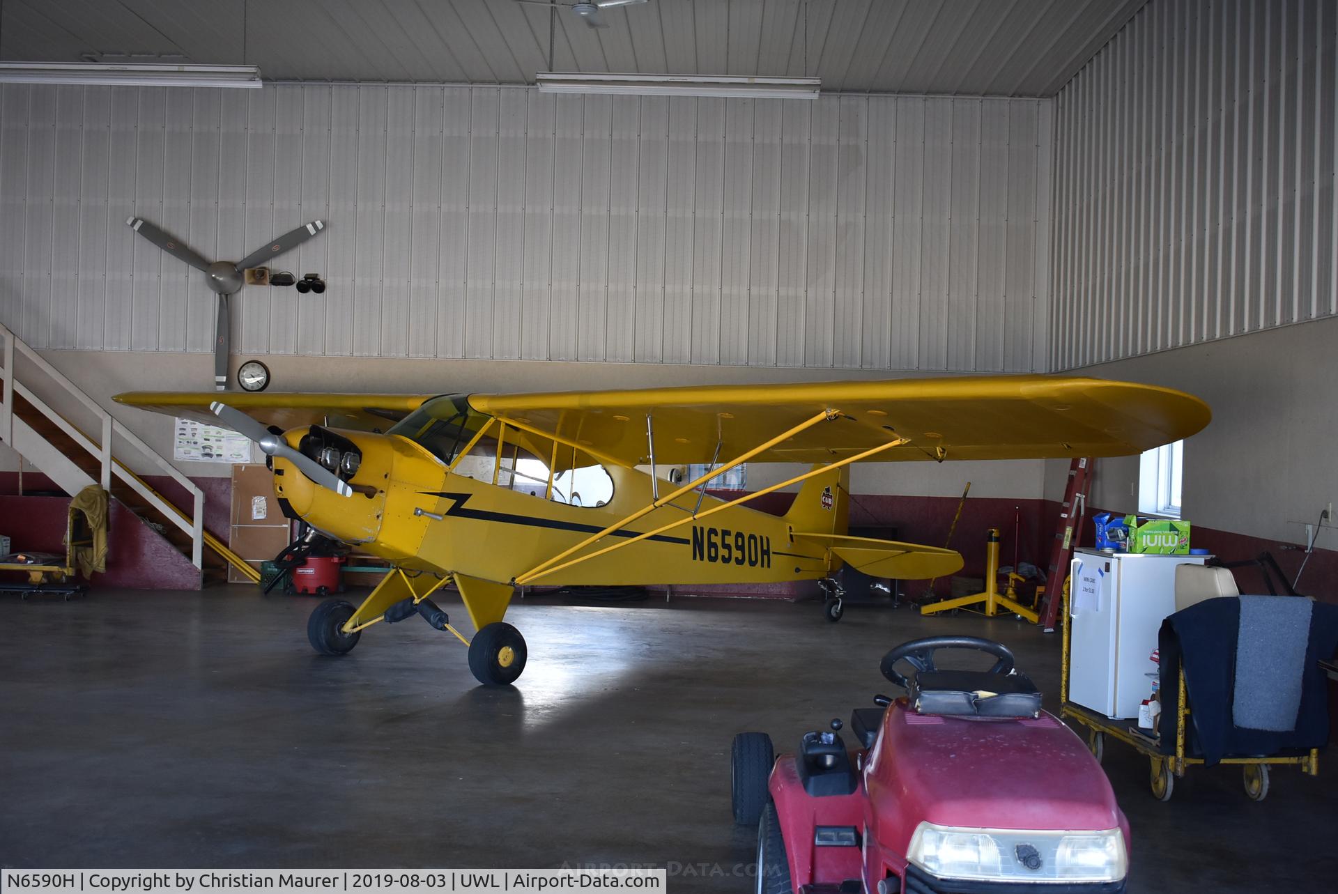N6590H, 1946 Piper J3C-65 Cub C/N 19781, Piper Cub at New Castle