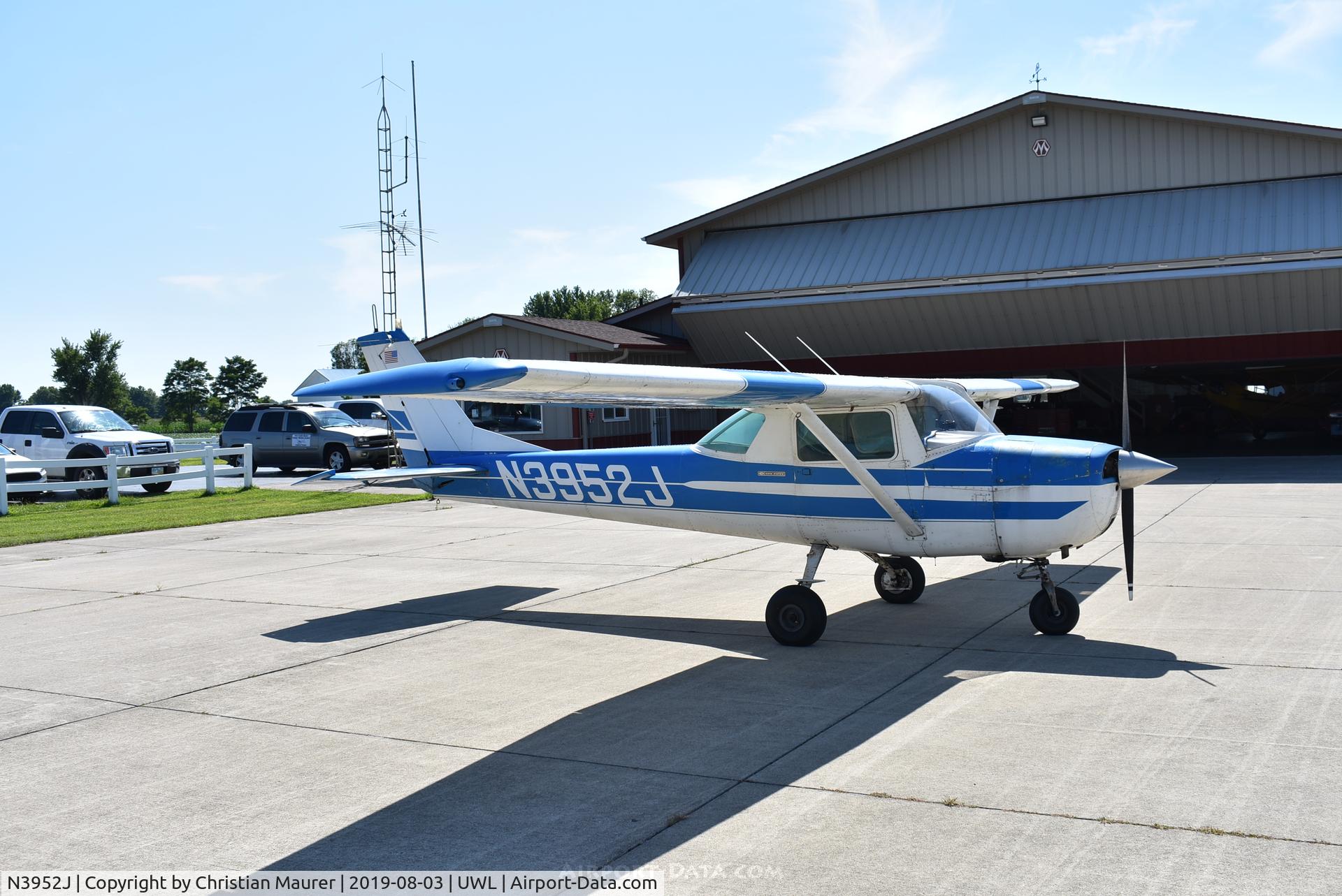 N3952J, 1966 Cessna 150G C/N 15065252, N3952J at New Castle, Indiana. My favorite airplane!