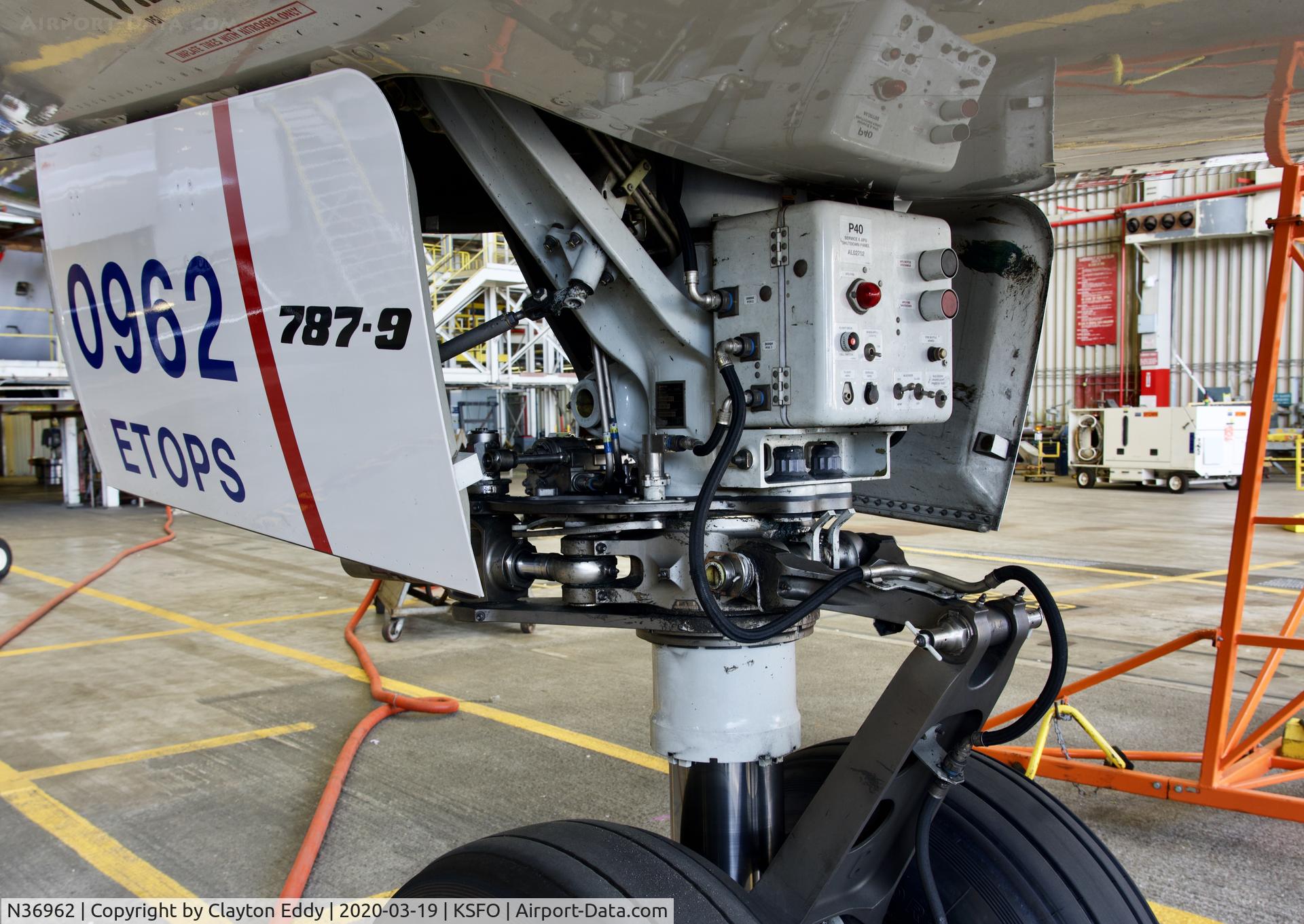 N36962, 2015 Boeing 787-9 Dreamliner C/N 35880, SFO 2020.