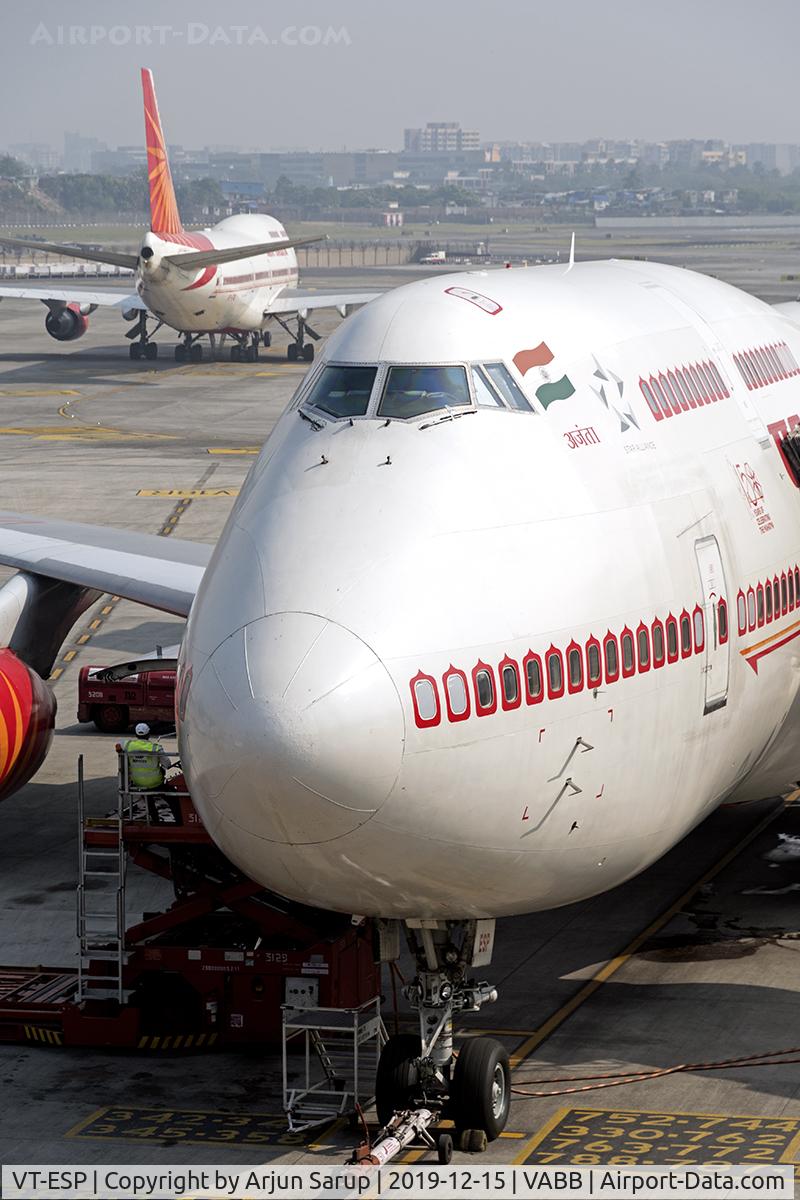 VT-ESP, 1994 Boeing 747-437 C/N 27214, “Ajanta” at the gate as AI-965 bound for Hyderabad, while VT-EVB “Velha Goa” in the background taxies in on a winter afternoon as AI-865 from Delhi.