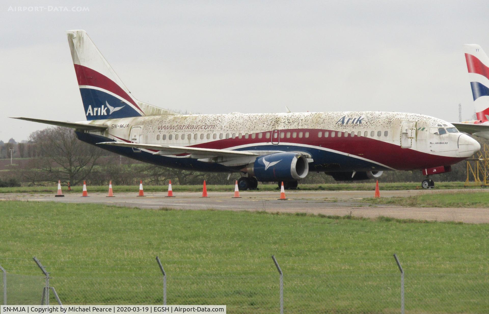 5N-MJA, 1989 Boeing 737-322 C/N 24454, 