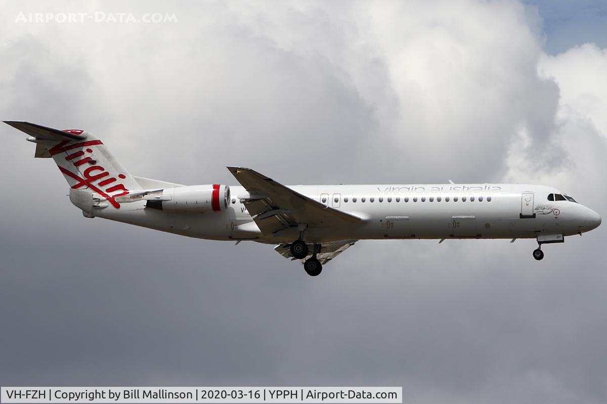 VH-FZH, 1990 Fokker 100 (F-28-0100) C/N 11303, for 24