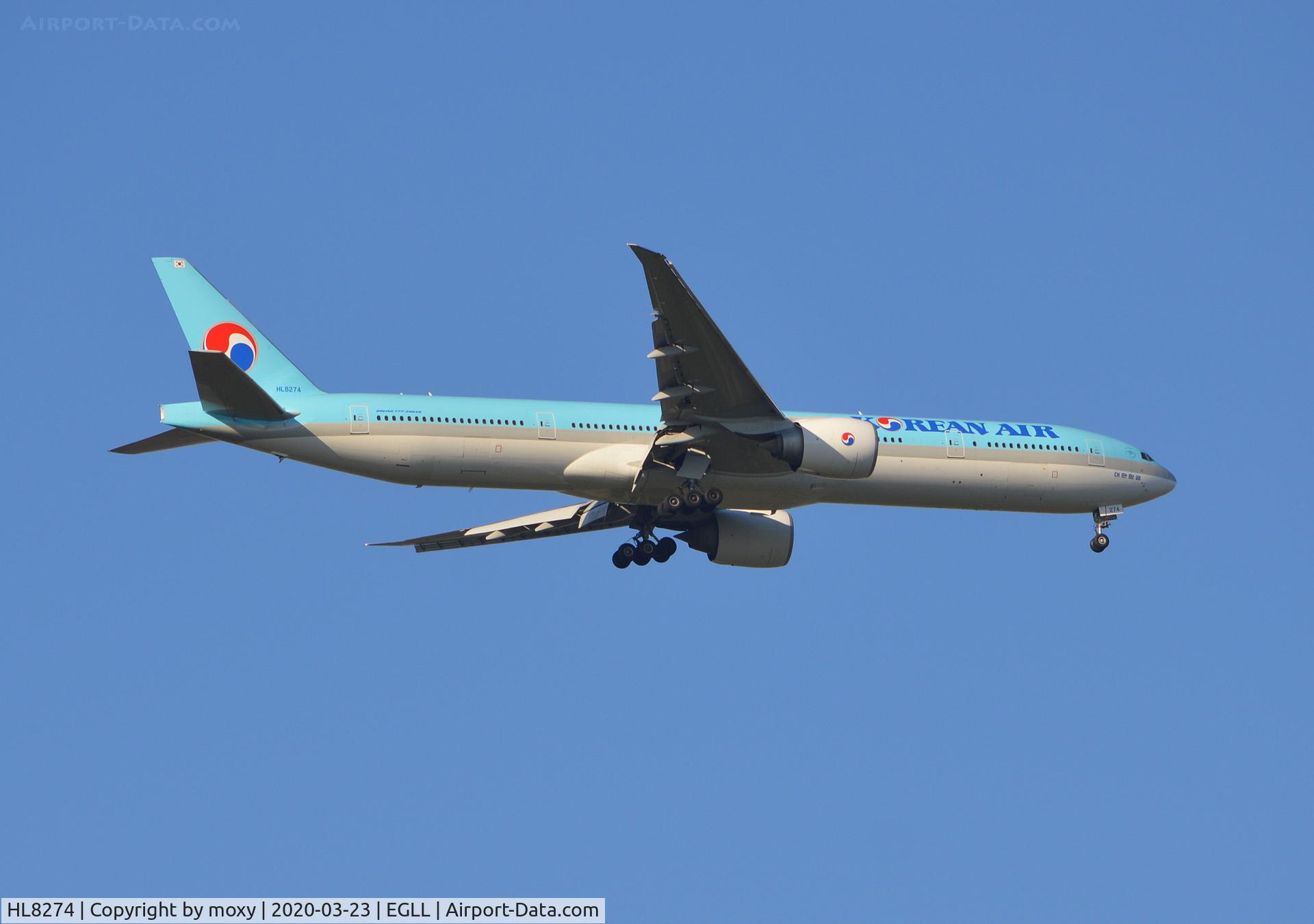 HL8274, 2013 Boeing 777-3B5/ER C/N 41998, Boeing 777-3B5/ER on finals to London Heathrow.