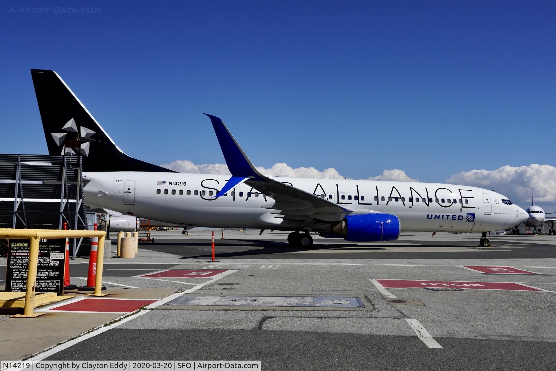N14219, 1998 Boeing 737-824 C/N 28781, SFO 2020.