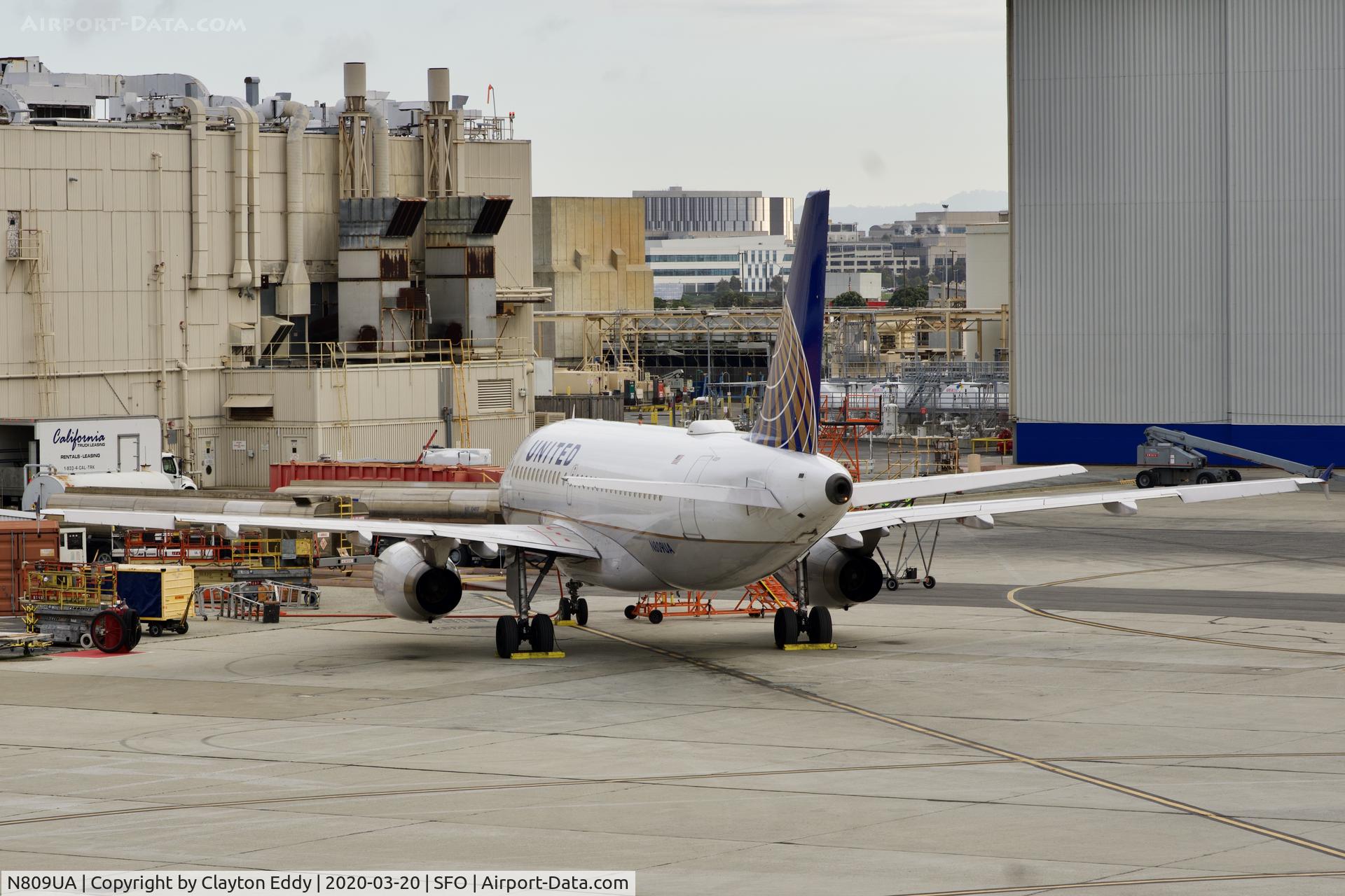 N809UA, 1998 Airbus A319-131 C/N 825, SFO 2020.