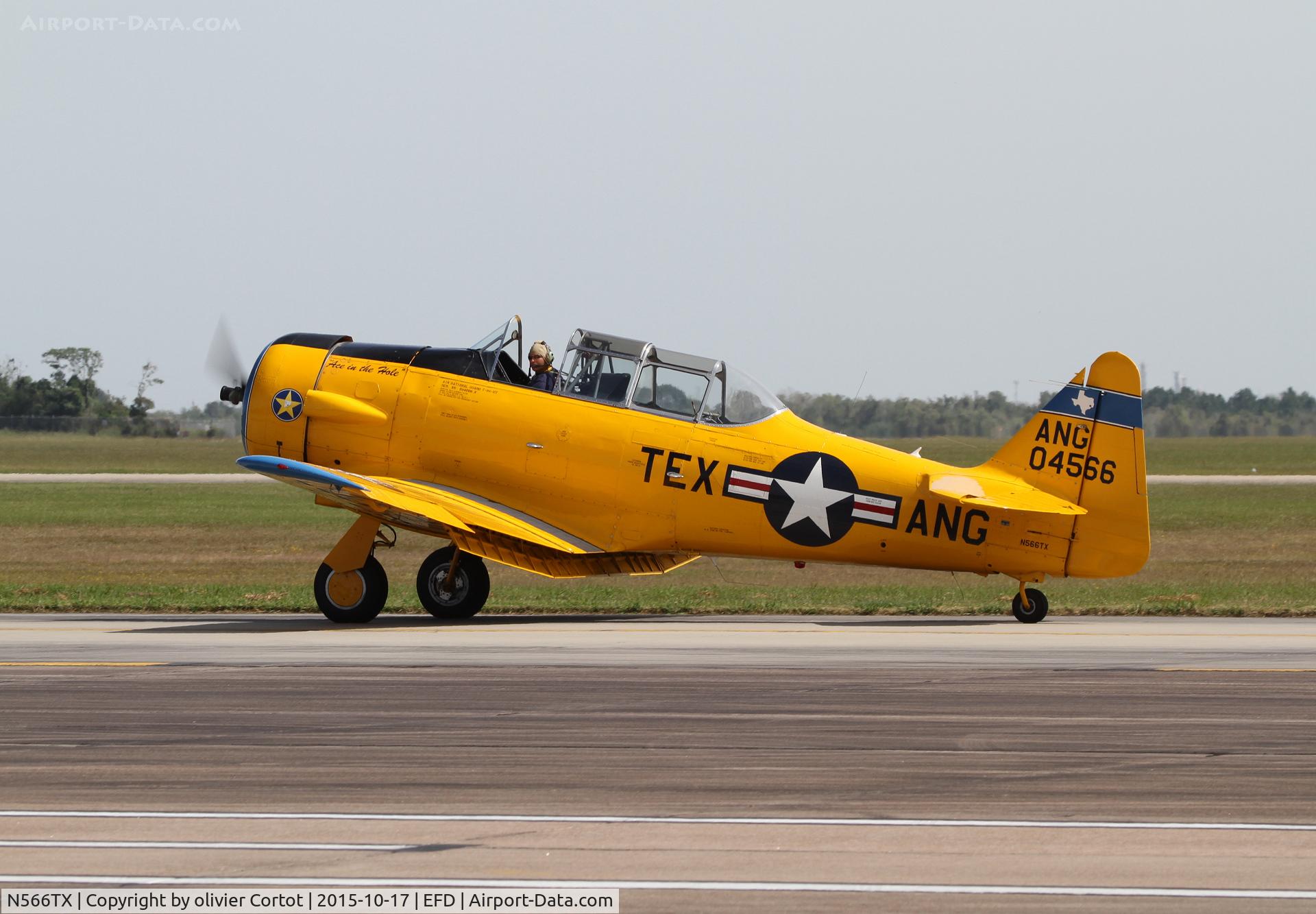 N566TX, North American SNJ-5 Texan C/N 85053, flaps down