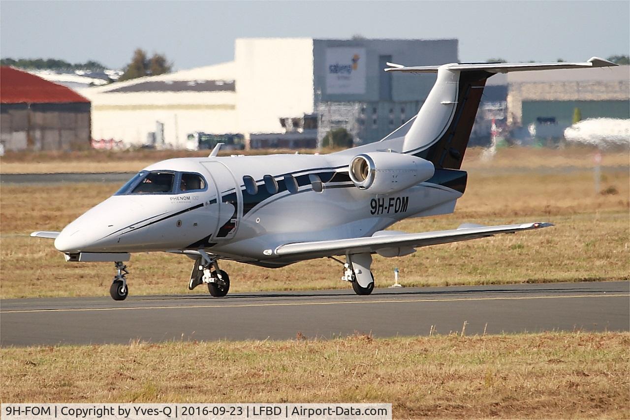 9H-FOM, 2009 Embraer EMB-500 Phenom 100 C/N 50000092, Embraer EMB-500 Phenom 100, Taxiing to holding point Delta rwy 05, Bordeaux Mérignac airport (LFBD-BOD)