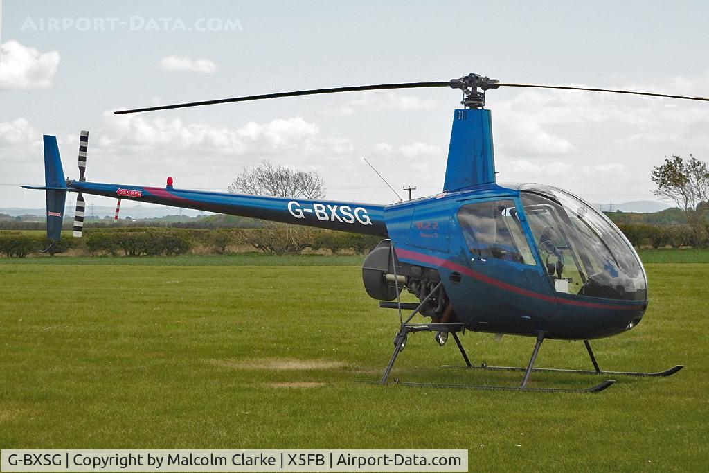 G-BXSG, 1998 Robinson R22 Beta C/N 2789, Robinson R22 Beta, Fishburn Airfield, May 10th 2018.