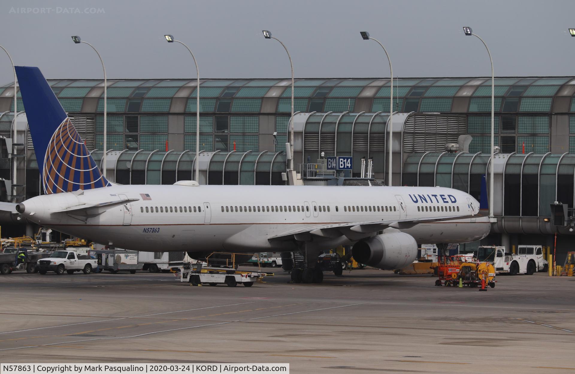 N57863, 2001 Boeing 757-33N C/N 32587, Boeing 757-33N