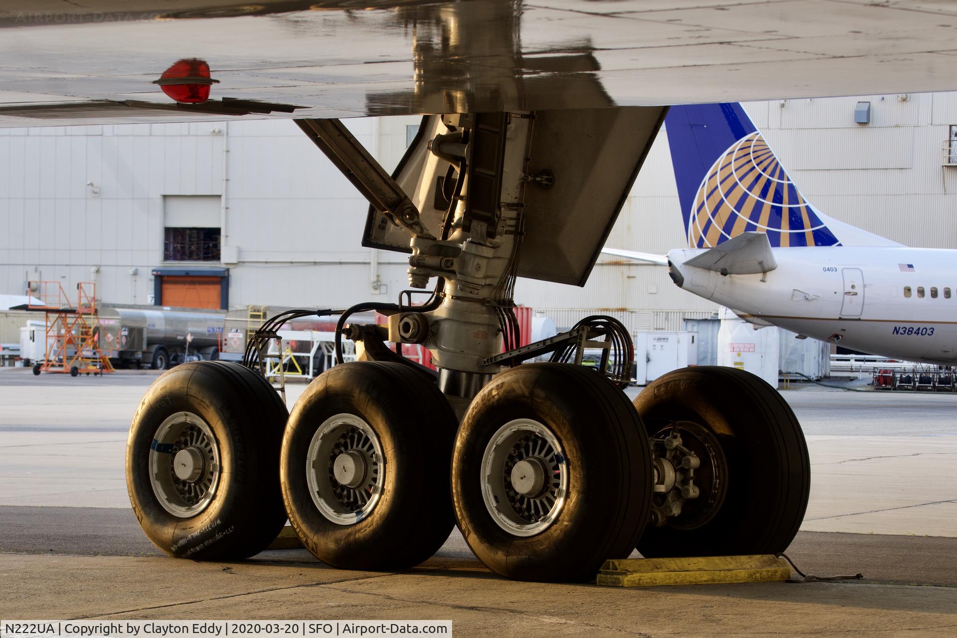 N222UA, 2001 Boeing 777-222 C/N 30553, SFO 2020.