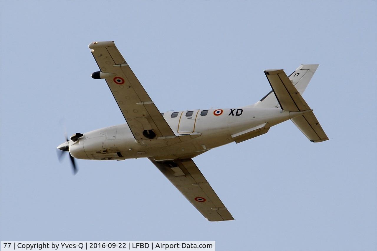 77, Socata TBM-700A C/N 77, Socata TBM-700A, Climbing from rwy 23, Bordeaux Mérignac airport (LFBD-BOD)