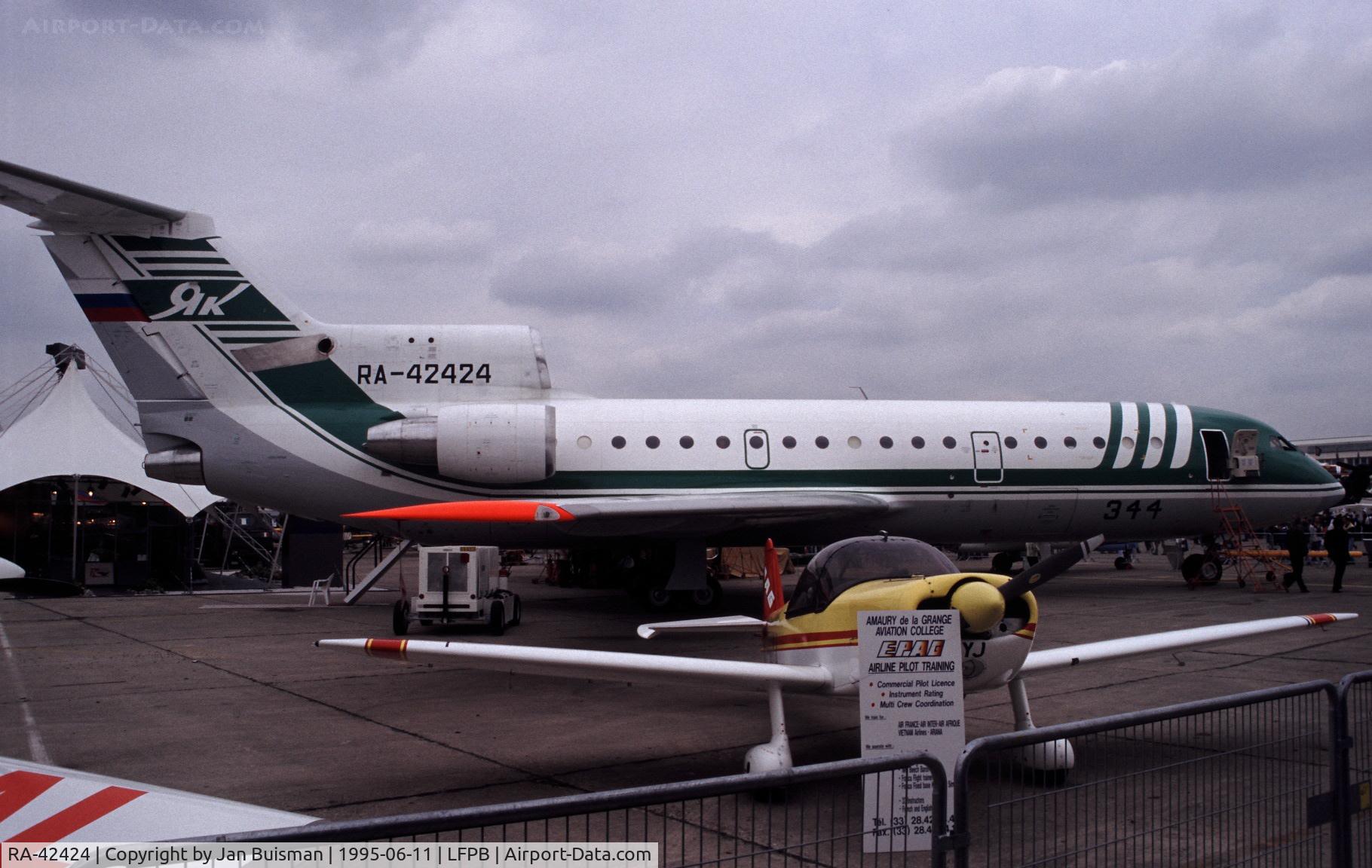 RA-42424, 1992 Yakovlev Yak-42D C/N 4520421502016, Lukol-Avia