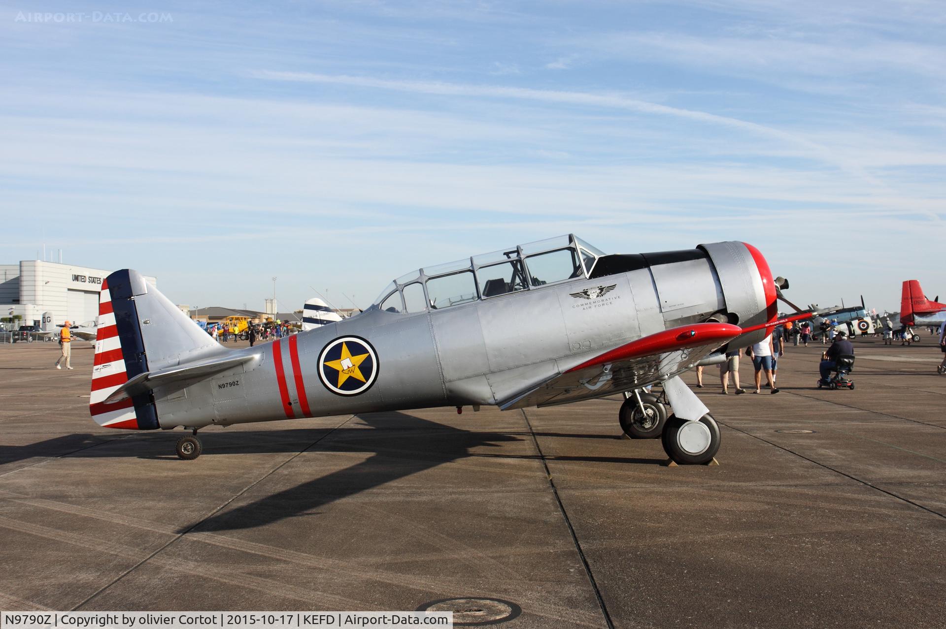 N9790Z, North American/victoria Mnt Lt AT-6A C/N 3048, profil view