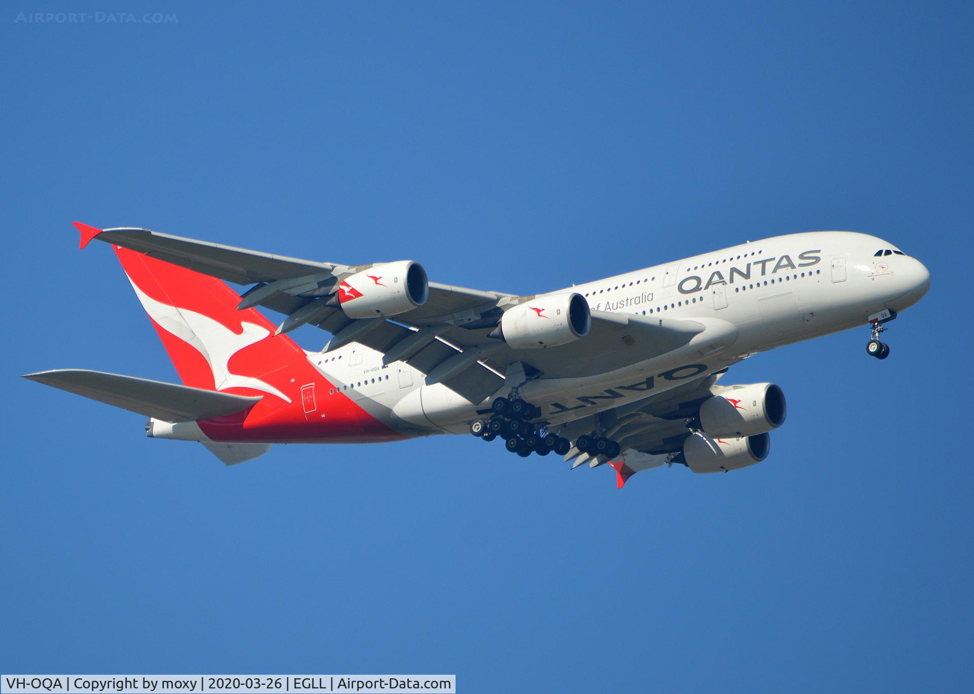 VH-OQA, 2008 Airbus A380-842 C/N 014, Airbus A380-842 on finals to London Heathrow.