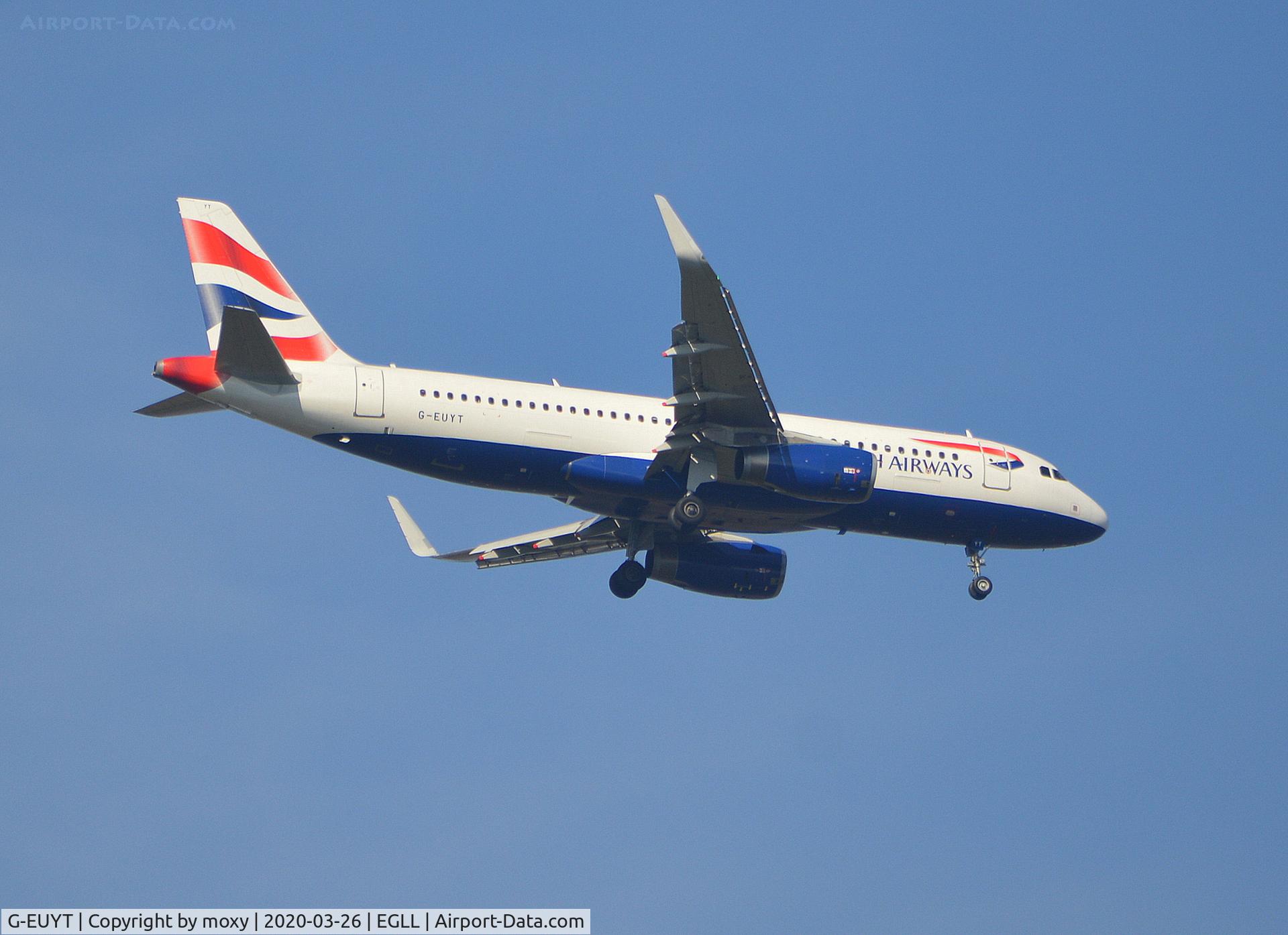 G-EUYT, 2014 Airbus A320-232 C/N 5985, Airbus A320-232 on finals to London Heathrow.