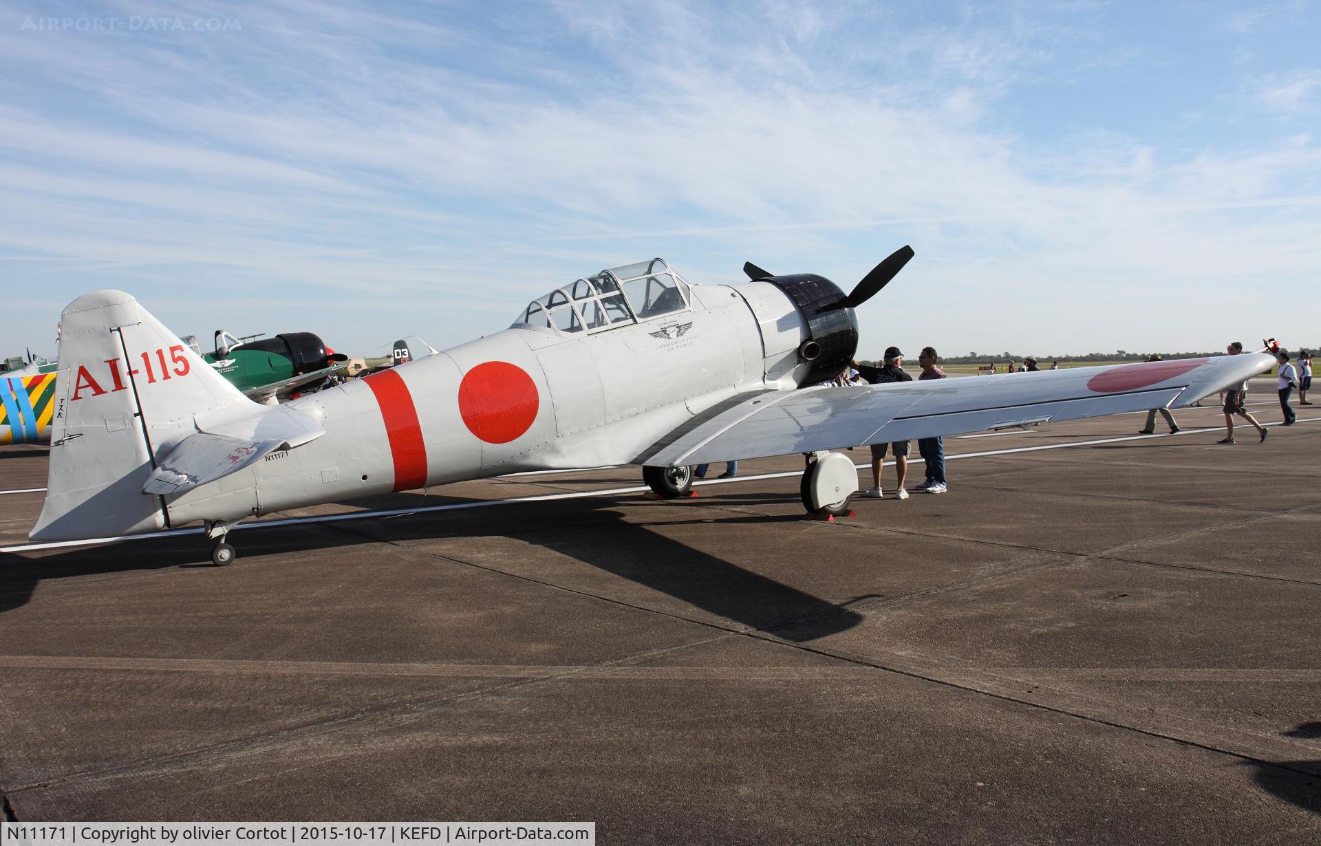 N11171, 1942 North American AT-6B Texan C/N 84-7800, Wings over Houston 2015