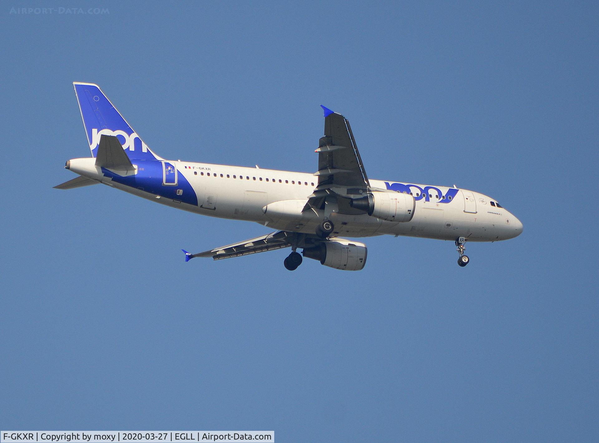 F-GKXR, 2009 Airbus A320-214 C/N 3795, Airbus A320-214 on finals to London Heathrow.