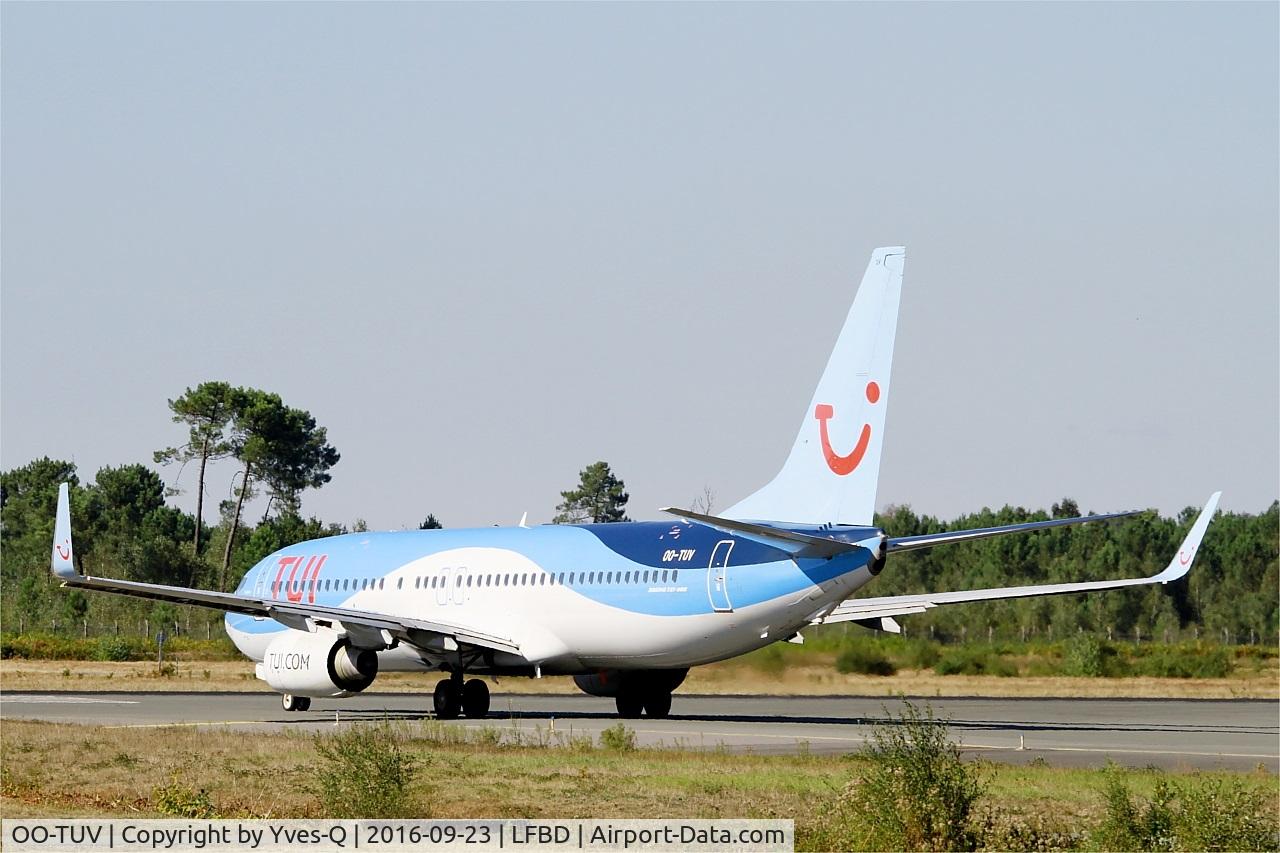 OO-TUV, 2011 Boeing 737-86J C/N 36883, Boeing 737-86J, Lining up rwy 05, Bordeaux Mérignac airport (LFBD-BOD)