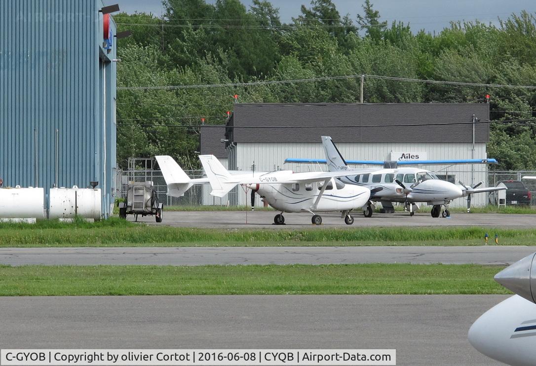 C-GYOB, 1977 Cessna 337G Super Skymaster C/N 33701780, Quebec airport, june 2016