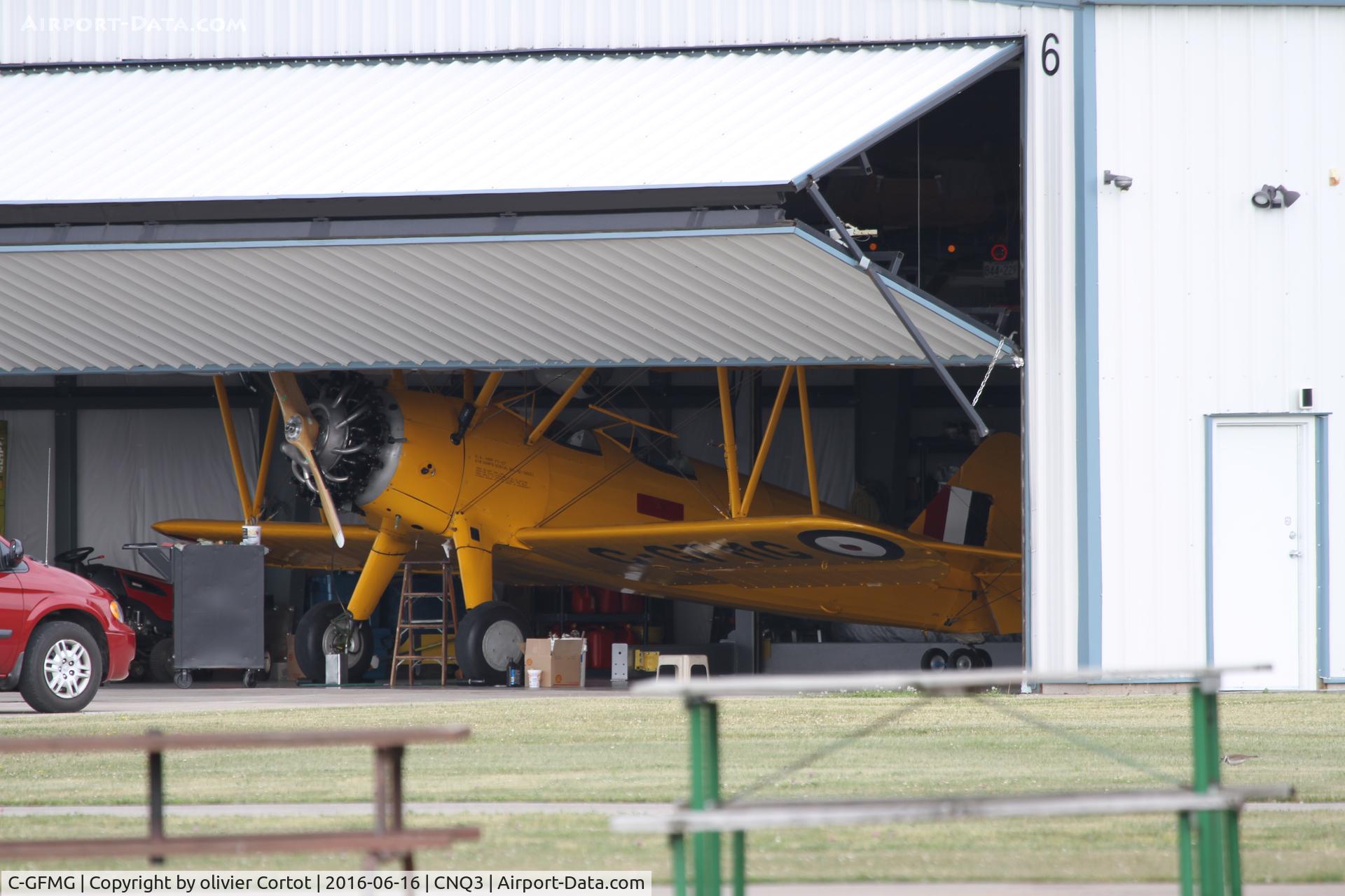 C-GFMG, 1943 Boeing B75N1 C/N 75-7972, june 2016