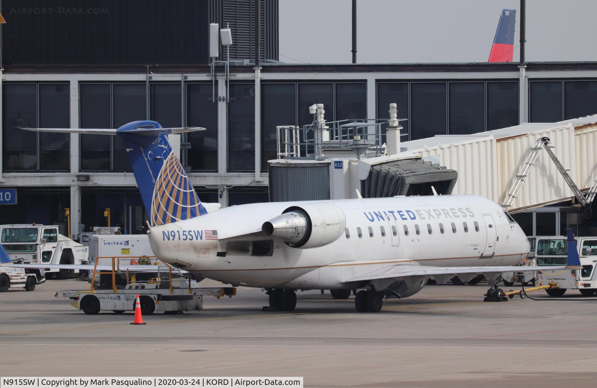 N915SW, 2002 Bombardier CRJ-200LR (CL-600-2B19) C/N 7615, CL-600-2B19